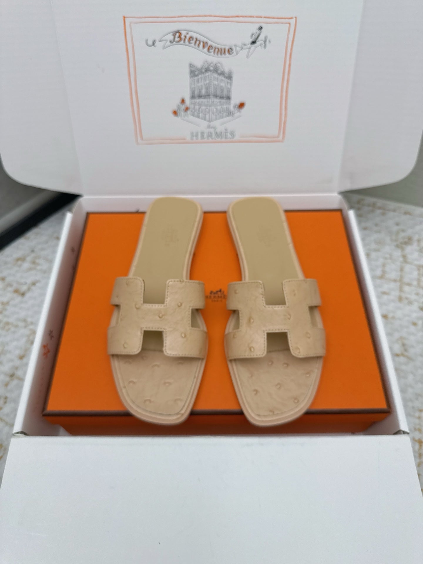 HM 26ss Oran Sandals Beige Ostrich Leather 625096