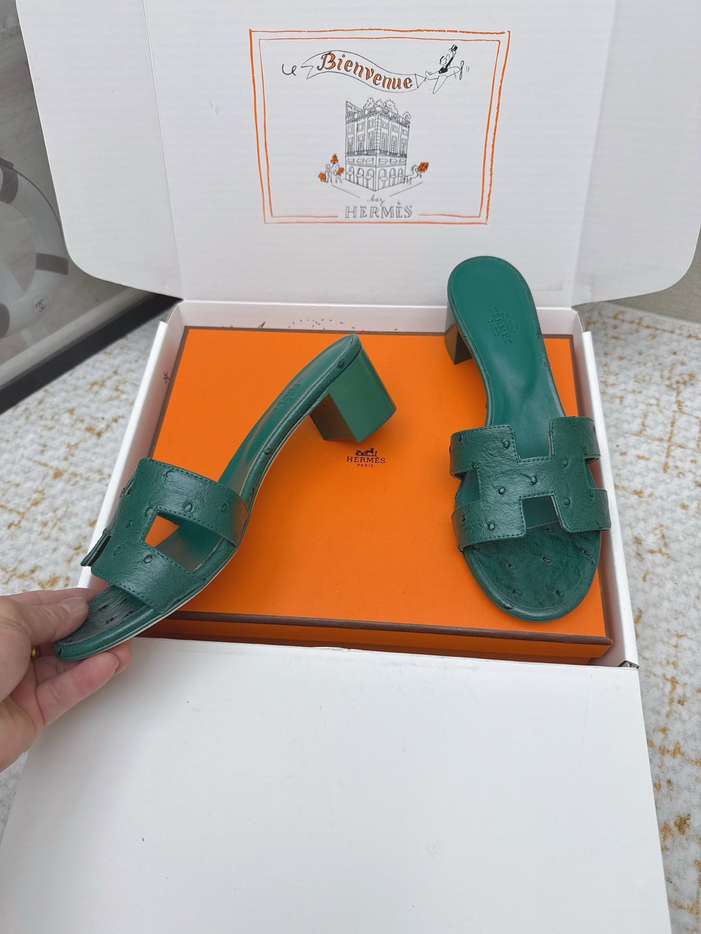 HM 26ss Oran Sandals 50 Forest Green Ostrich Leather 625129