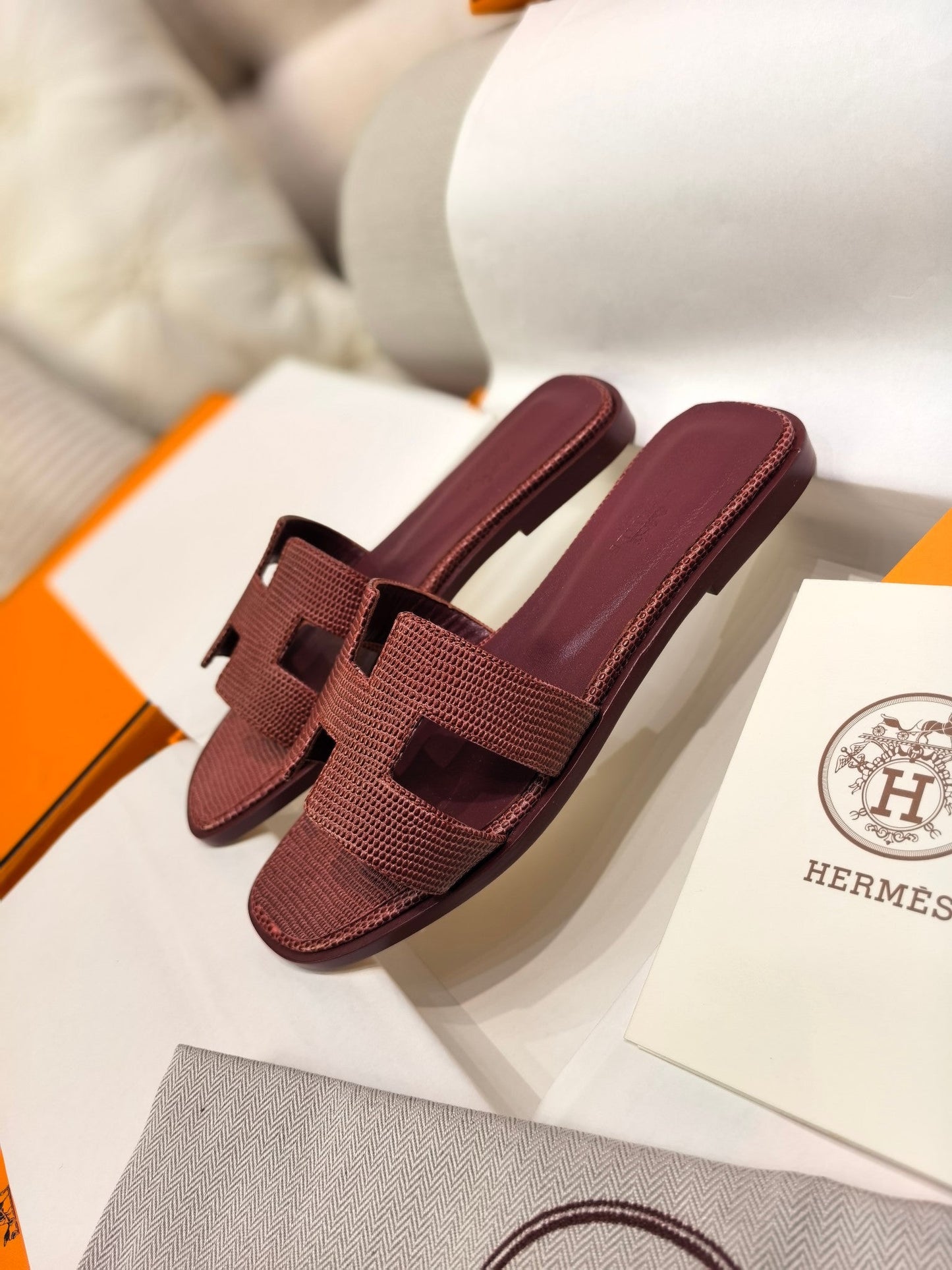 HM 26s Oran Sandal Burgundy Epsom 708453