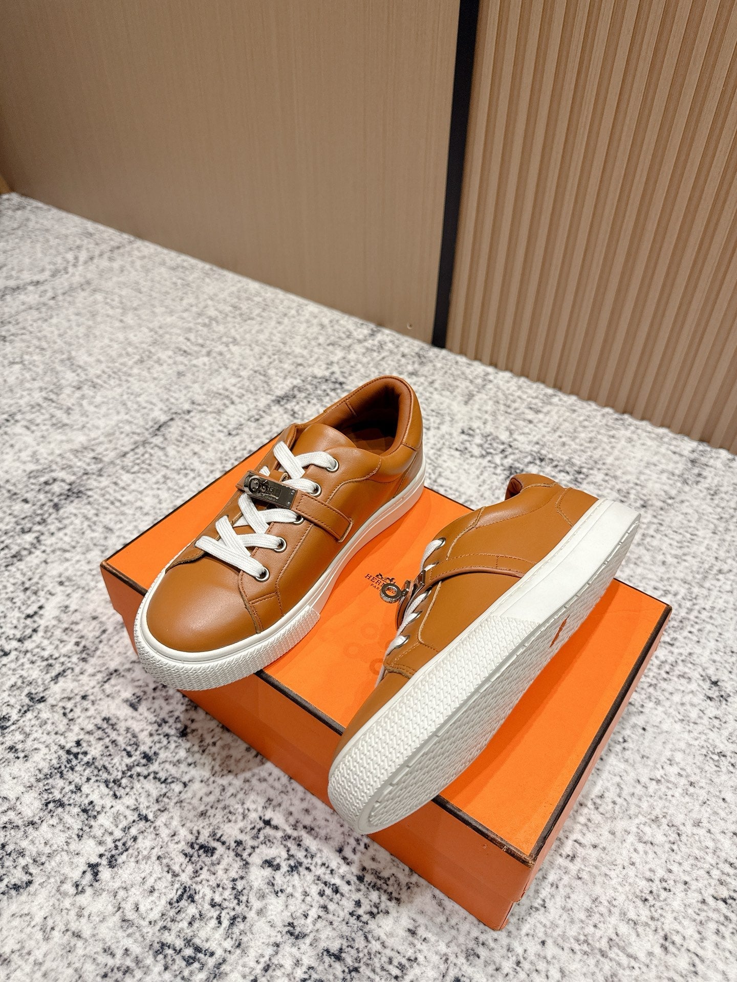 HM Casual Sneakers Sliver Buckle Brown Leather