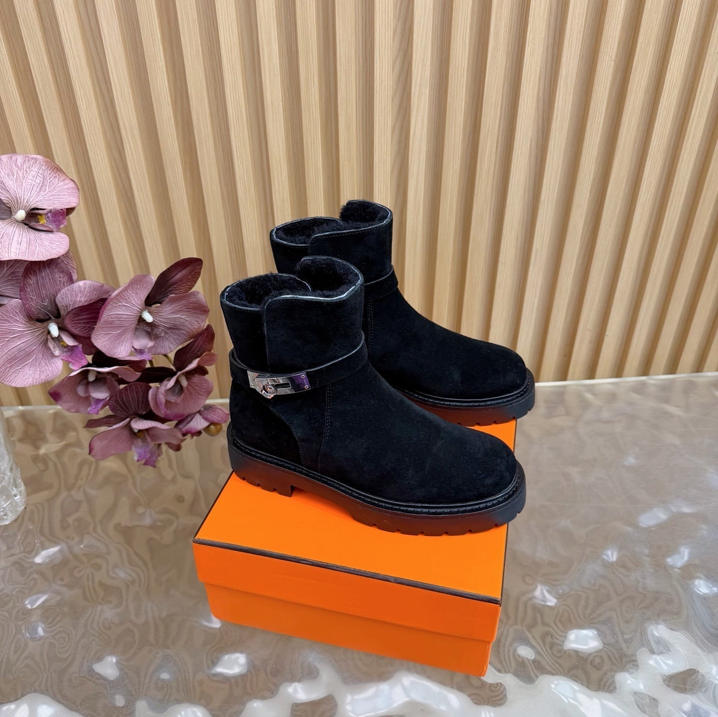 HM Jeff Ankle Boots Black Suede Shearling 537934