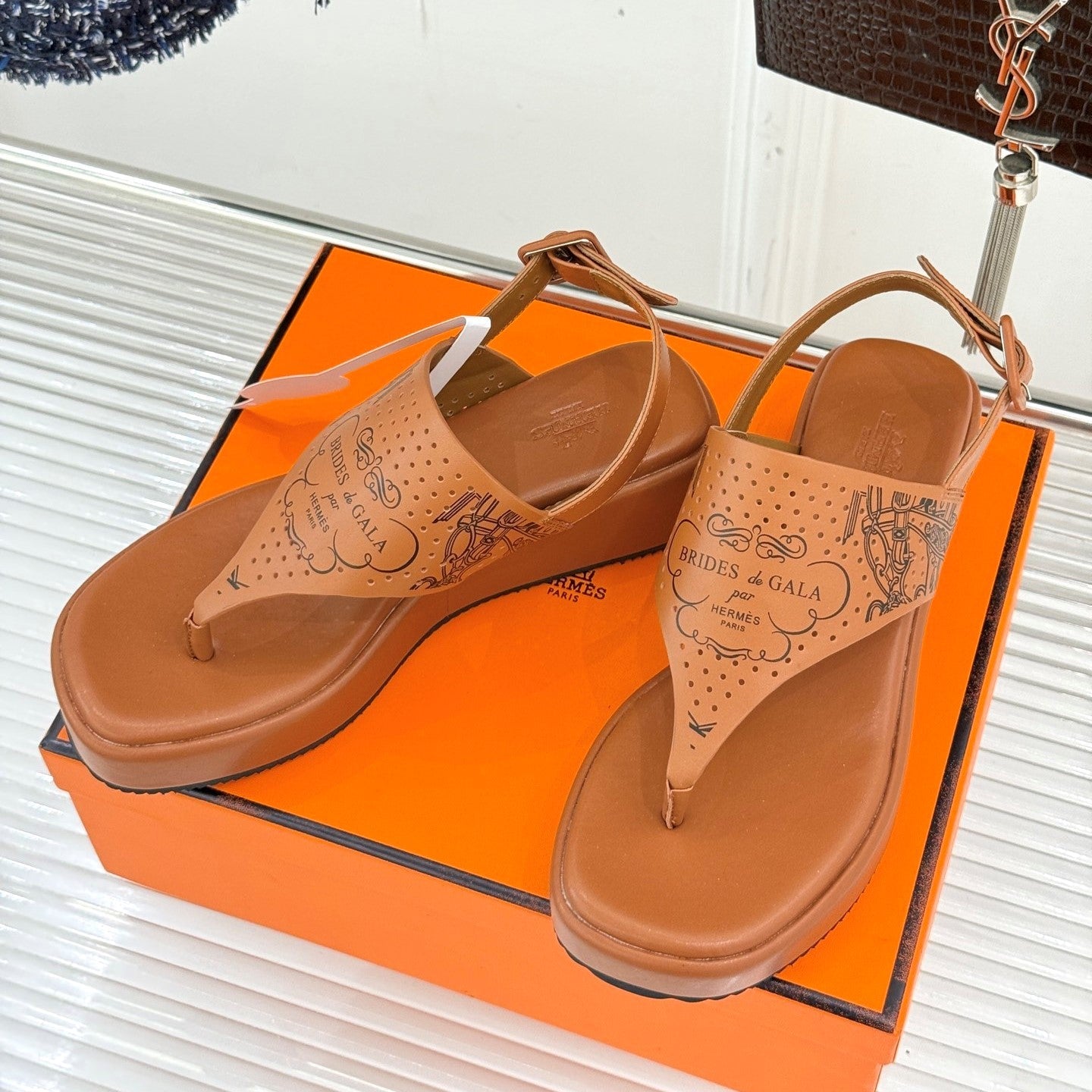 HM 26s Sandales 4.5cm Karima Tan Brown Sheepskin 675647