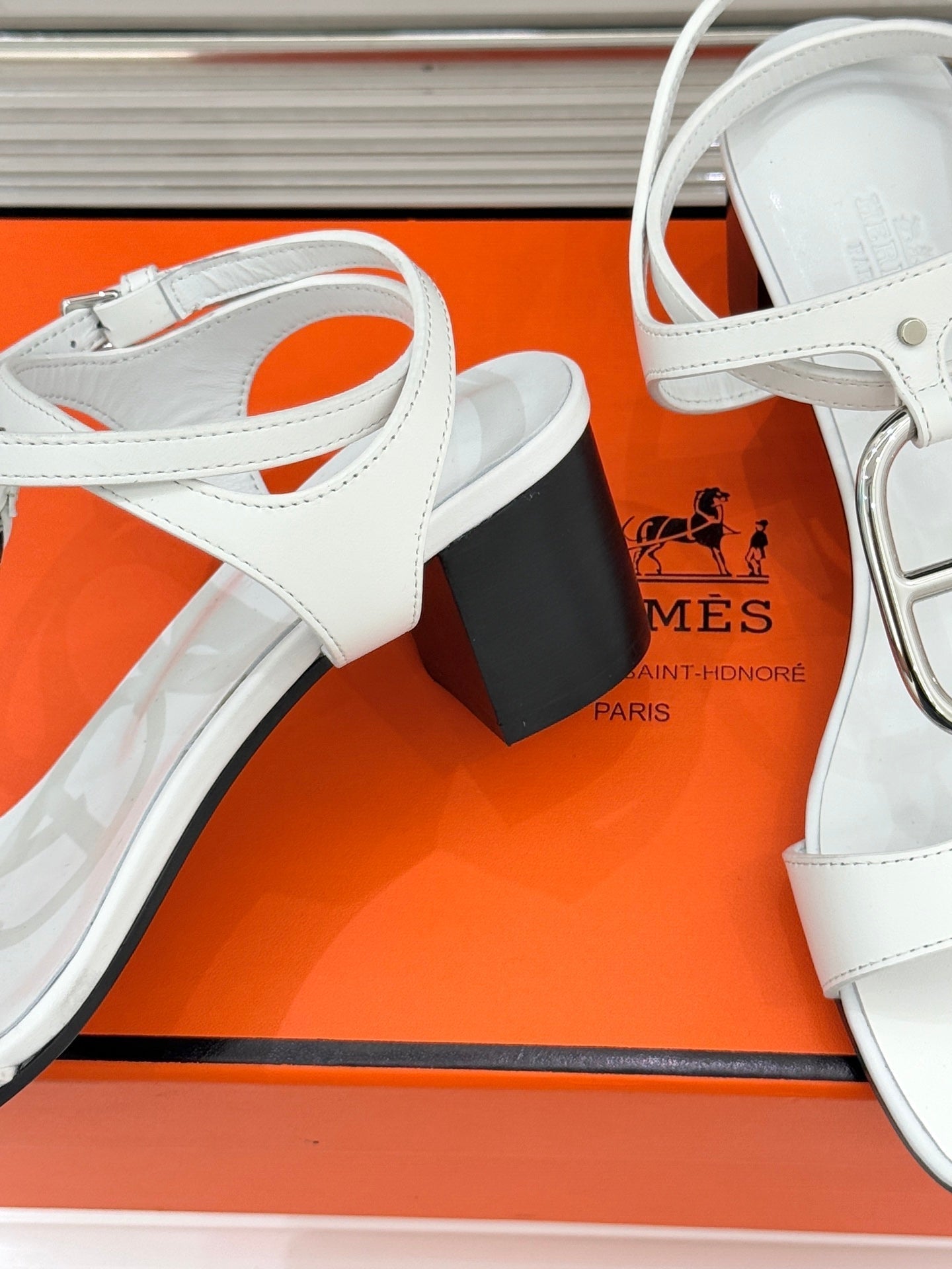 HM 26ss Pig Nose Sandals 60 White Sheepskin 642849