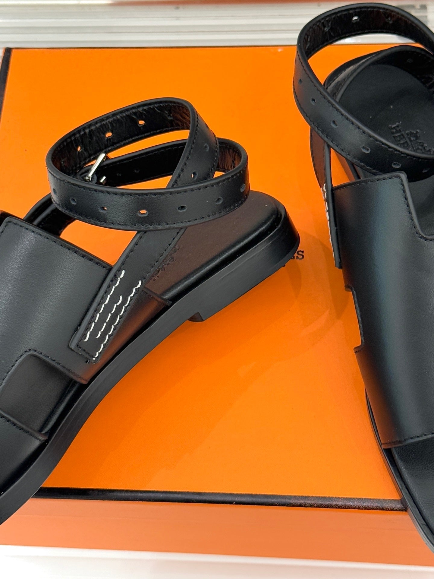 HM Maya Sandal Black Leather 642791