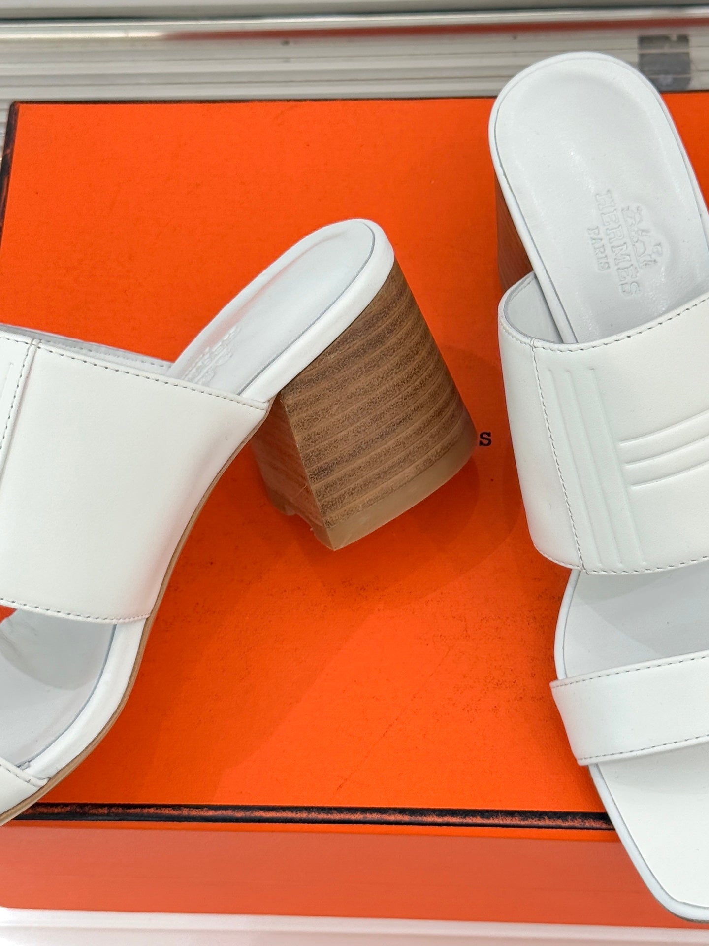 HM 26WF Monica 60 Sandal White Sheepskin 642860