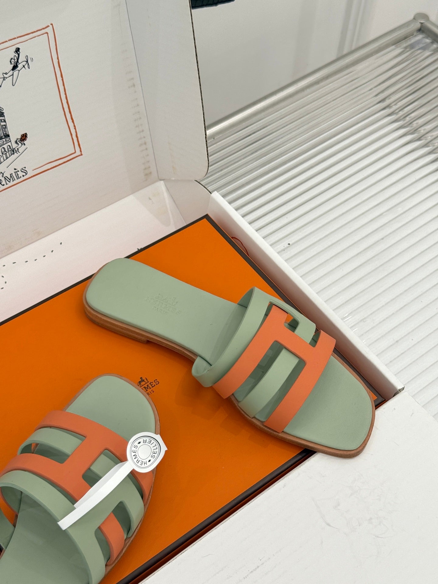 HM 26s Strappy Flat Sandals Green Orange Sheepskin 905784