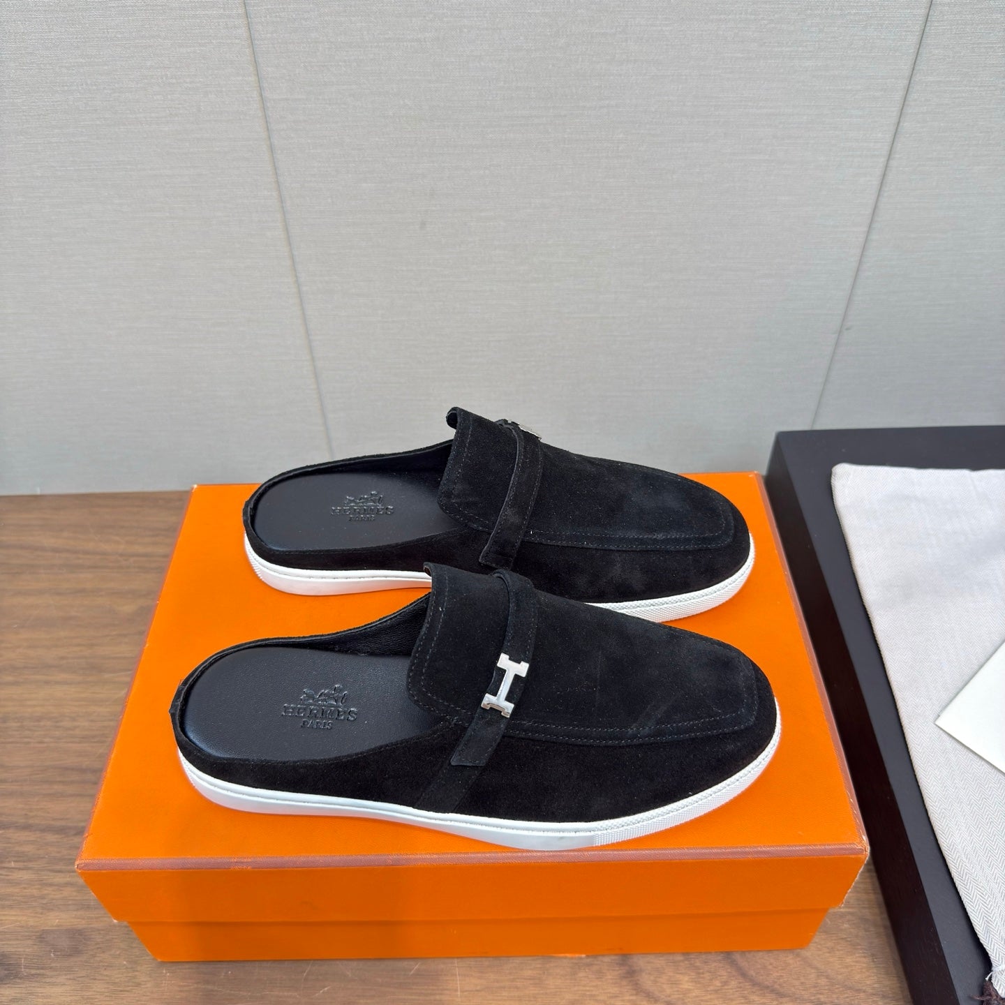 HM 25s Like Mule Charcoal Blue Suede Rubber 465662