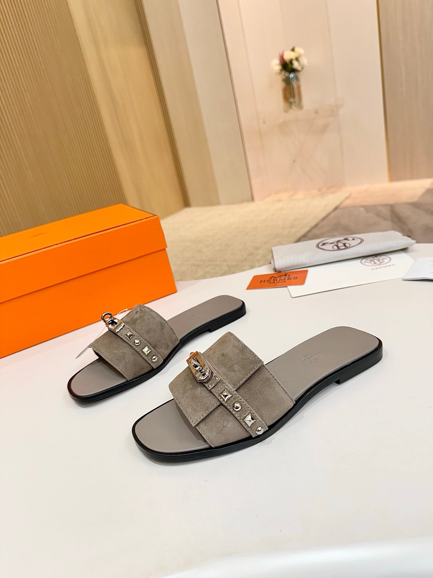 HM 26s Giulia Sandal In Grey Suede Calfskin Silver Hardware