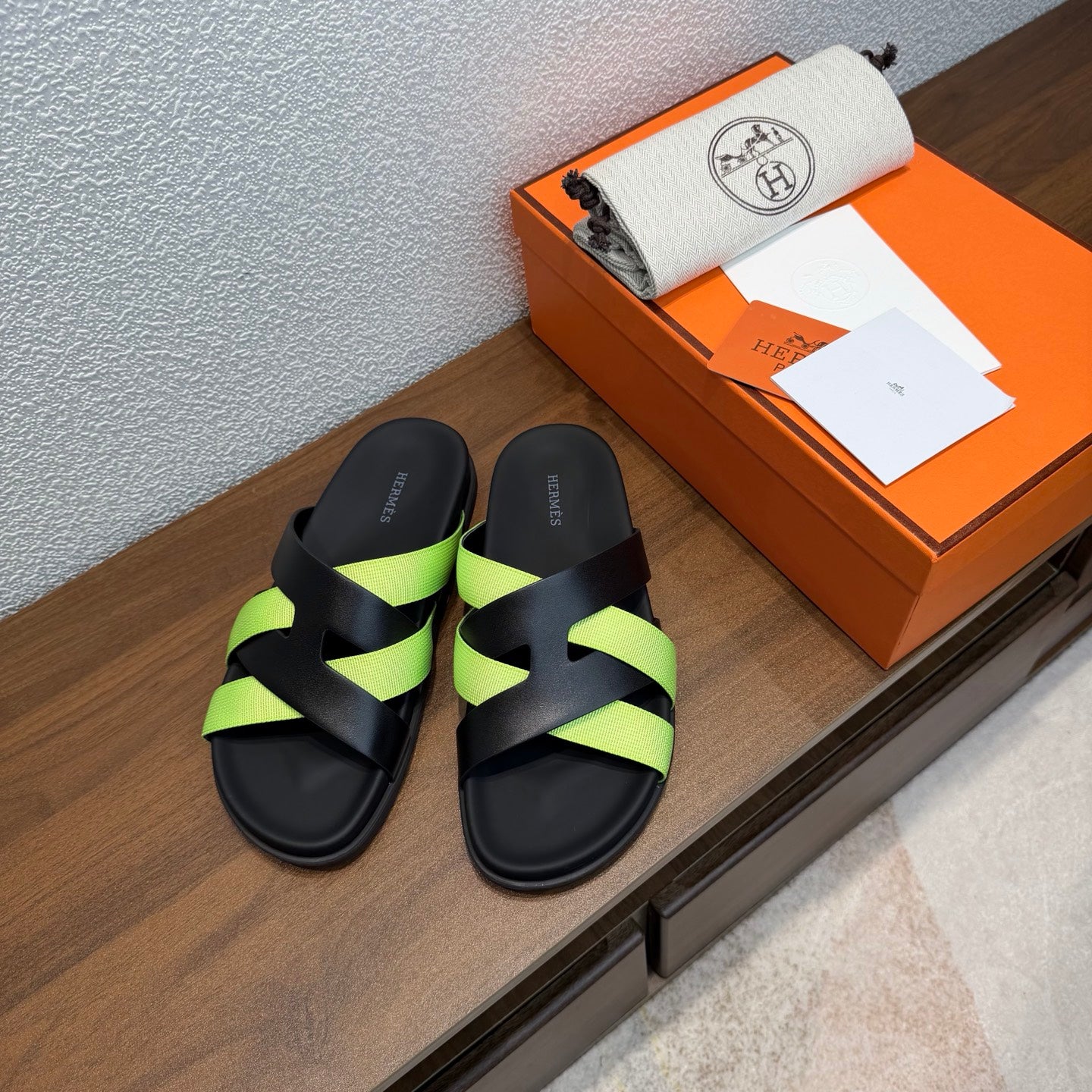 HM 26s Kazimir Sandal In Black Calfskin And Lime Green Fabric