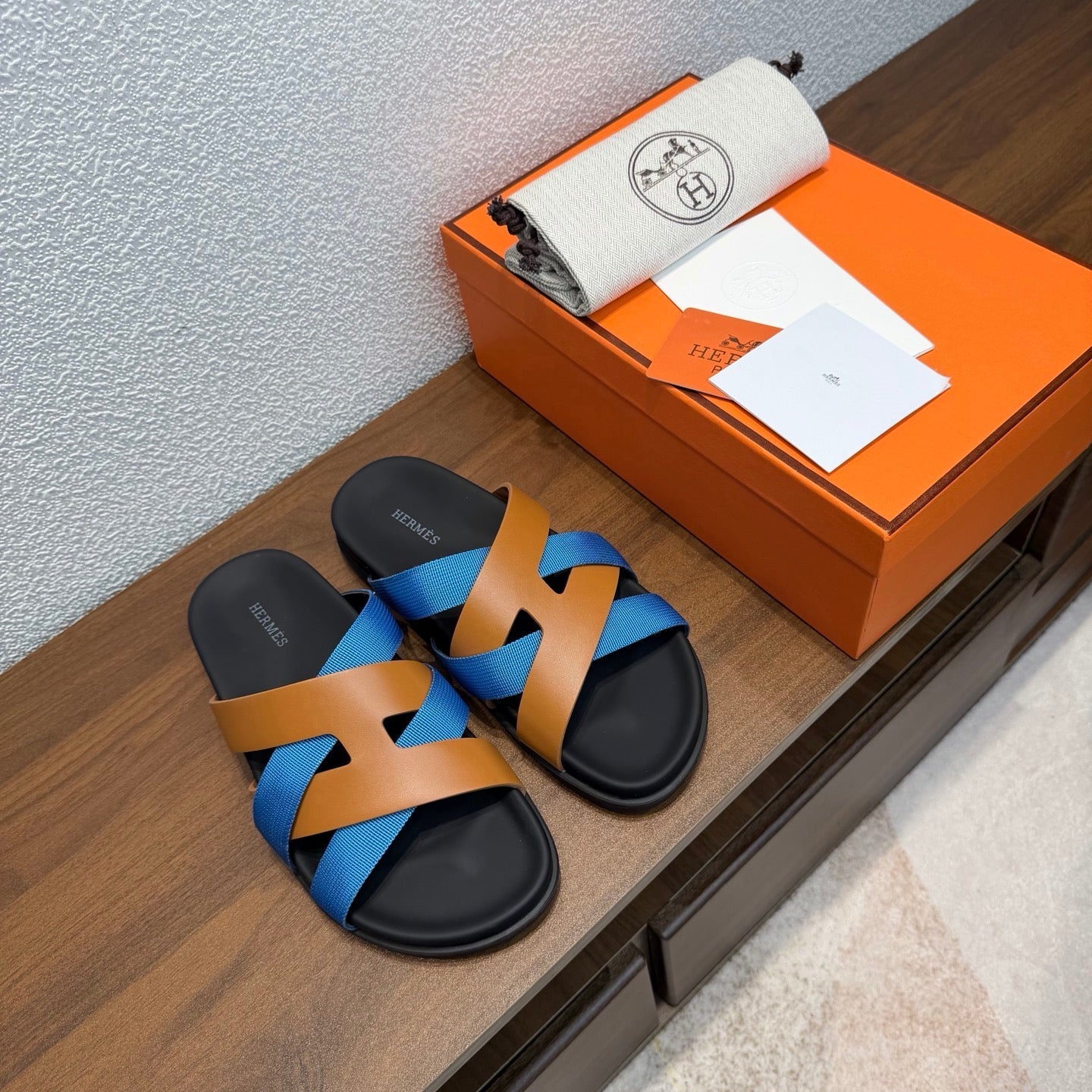 HM 26s Kazimir Sandal In Caramel Brown Calfskin And Blue Fabric