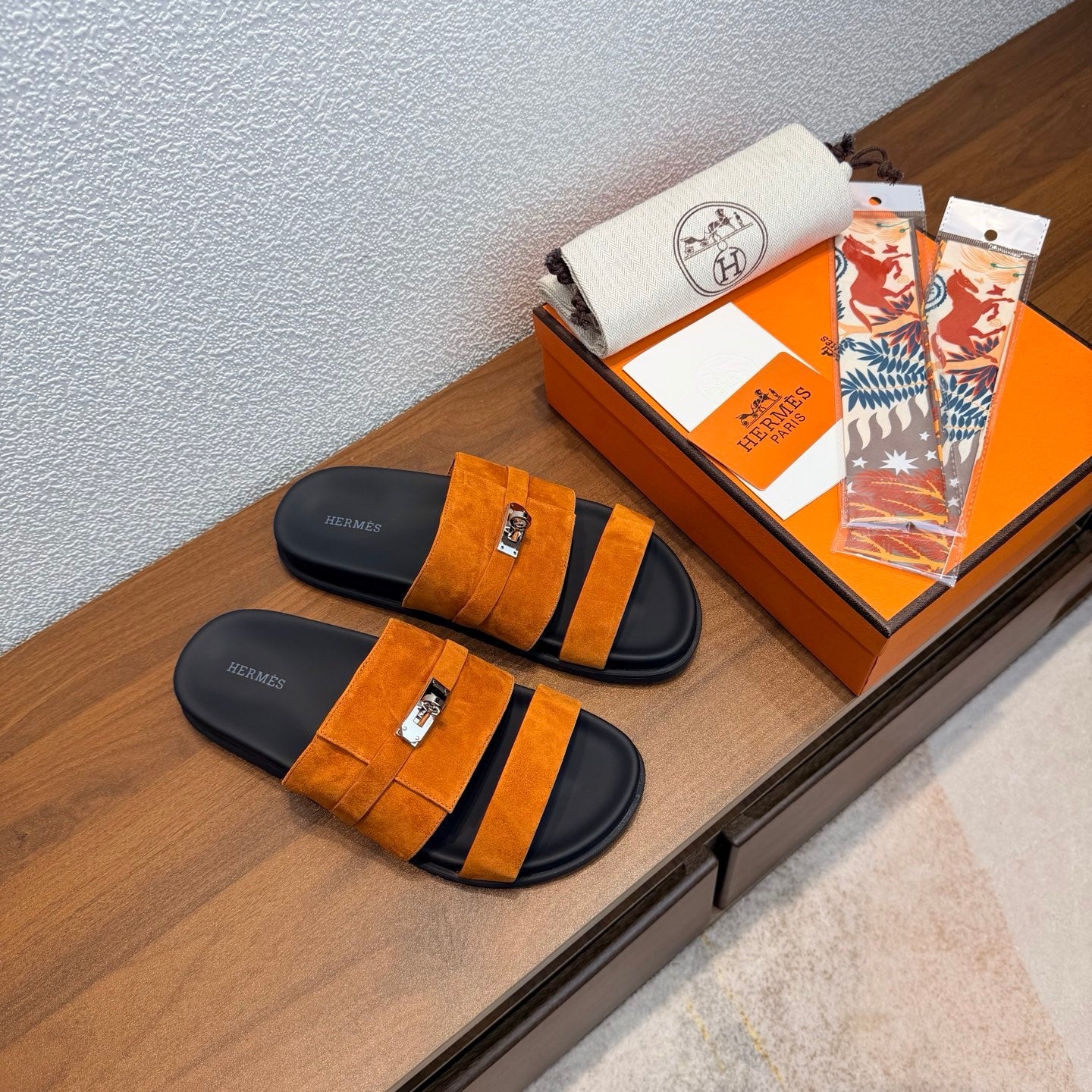 HM Jackson Sandals Orange Suede 707159