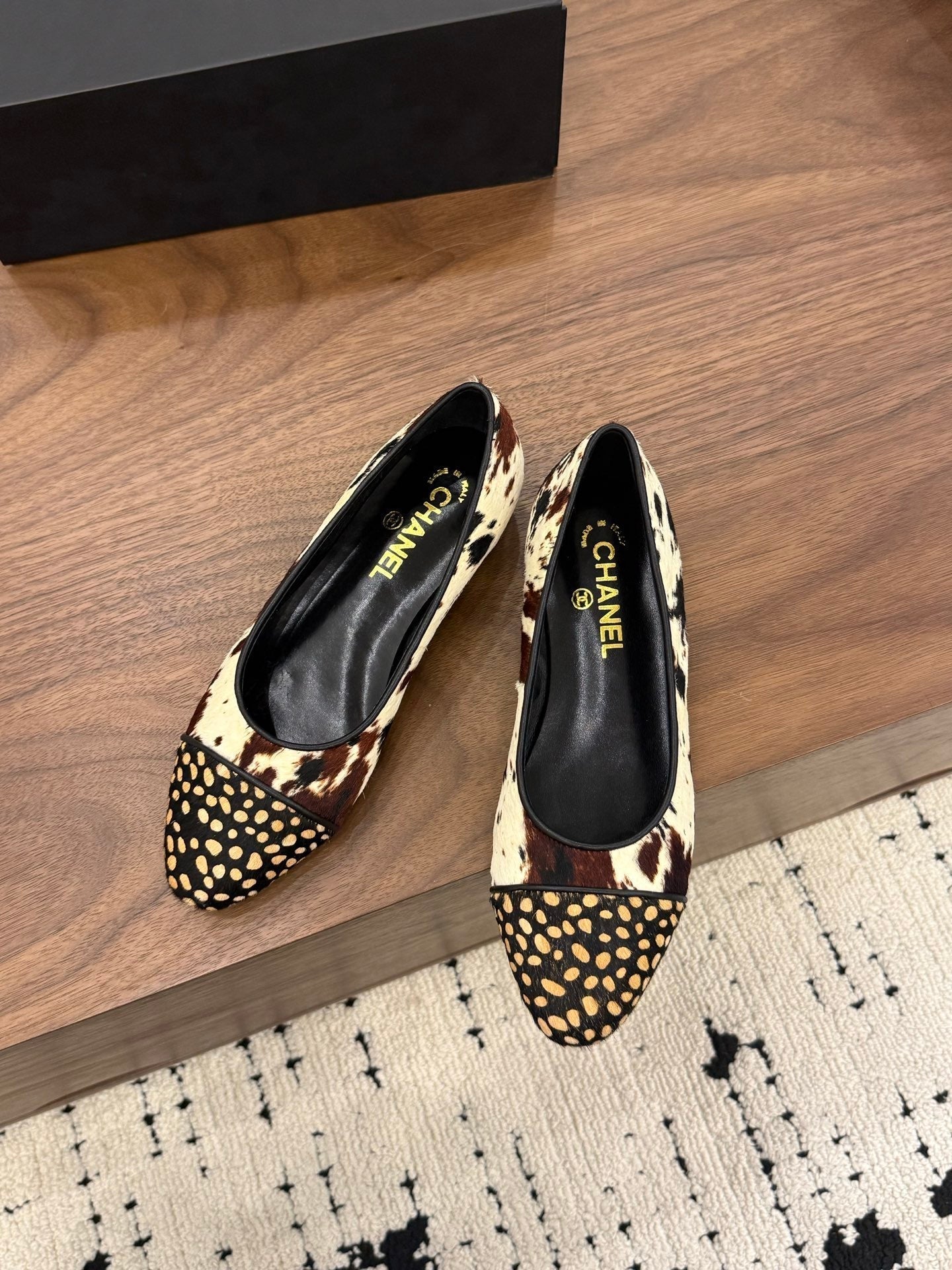 Chanel 2026 Ballet Flat Black White Brown Horsehair Calfskin 686503