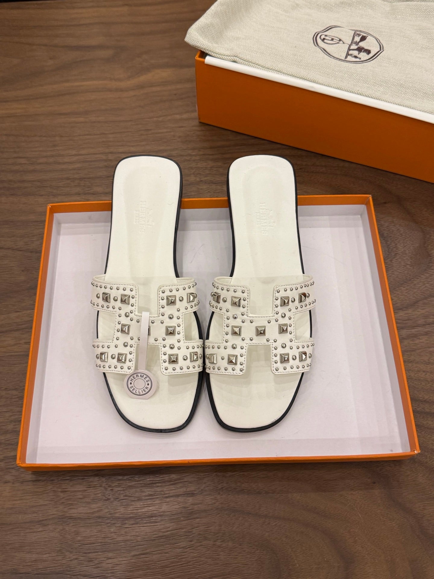 HM 26s Oran Studded Sandals In White Calfskin