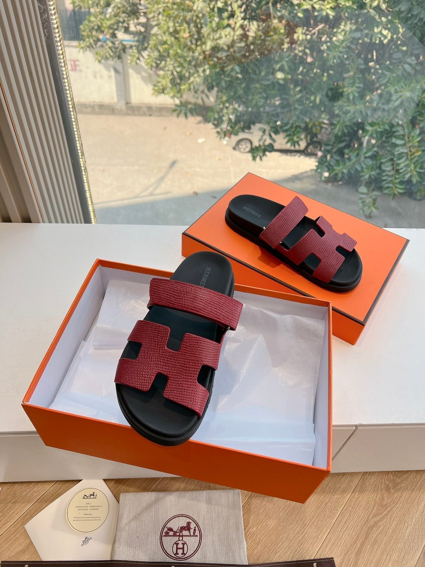 HM Chypre Sandal Blood Red Grained Calfskin 2027966