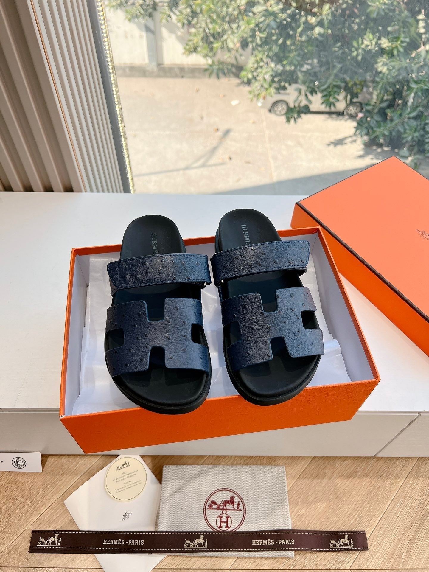 HM 26s Chypre Sandal In Black Grained Calfskin