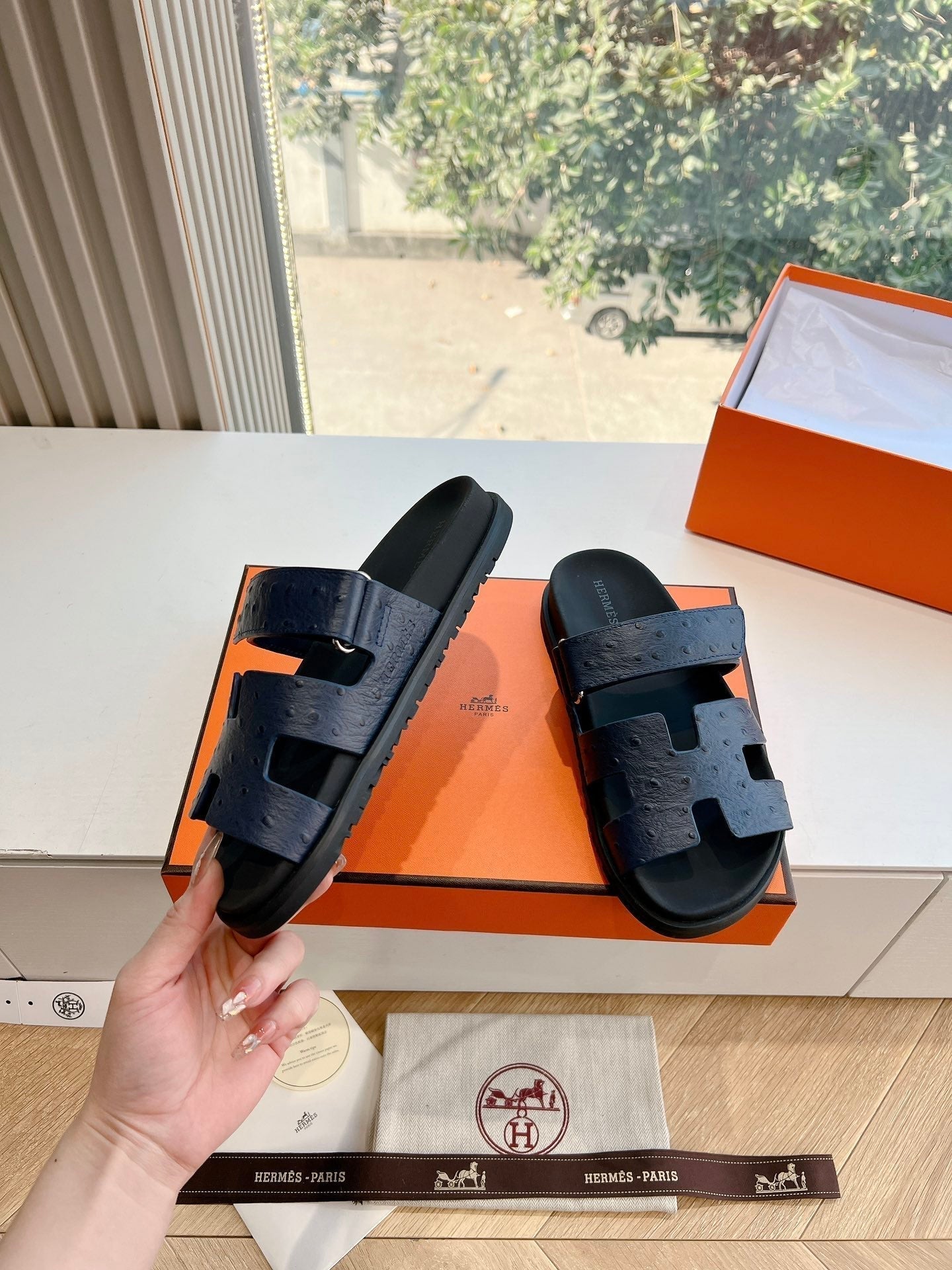 HM 26s Chypre Sandal In Black Grained Calfskin