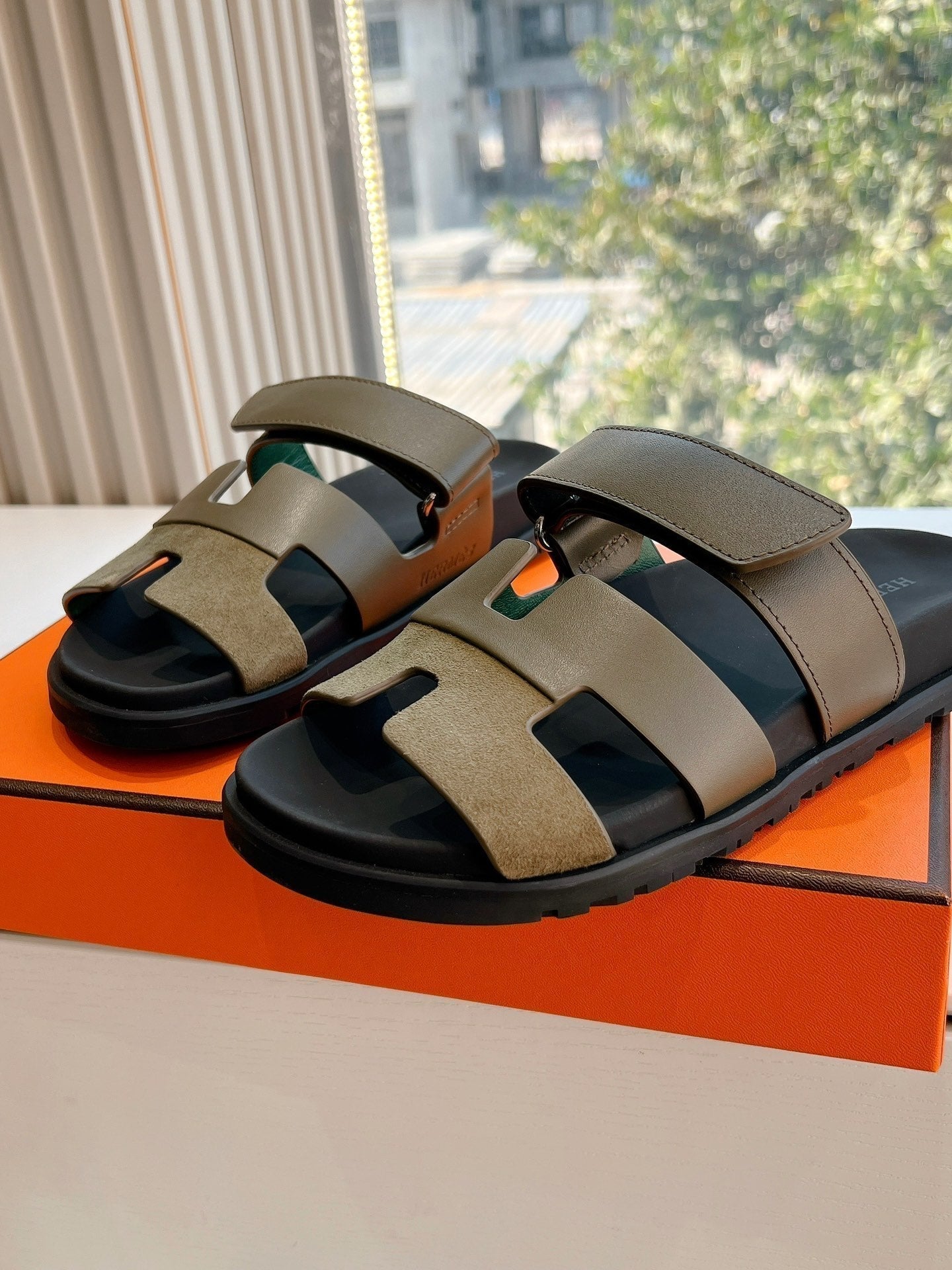 HM Chypre Sandal Army green Calfskin 202818