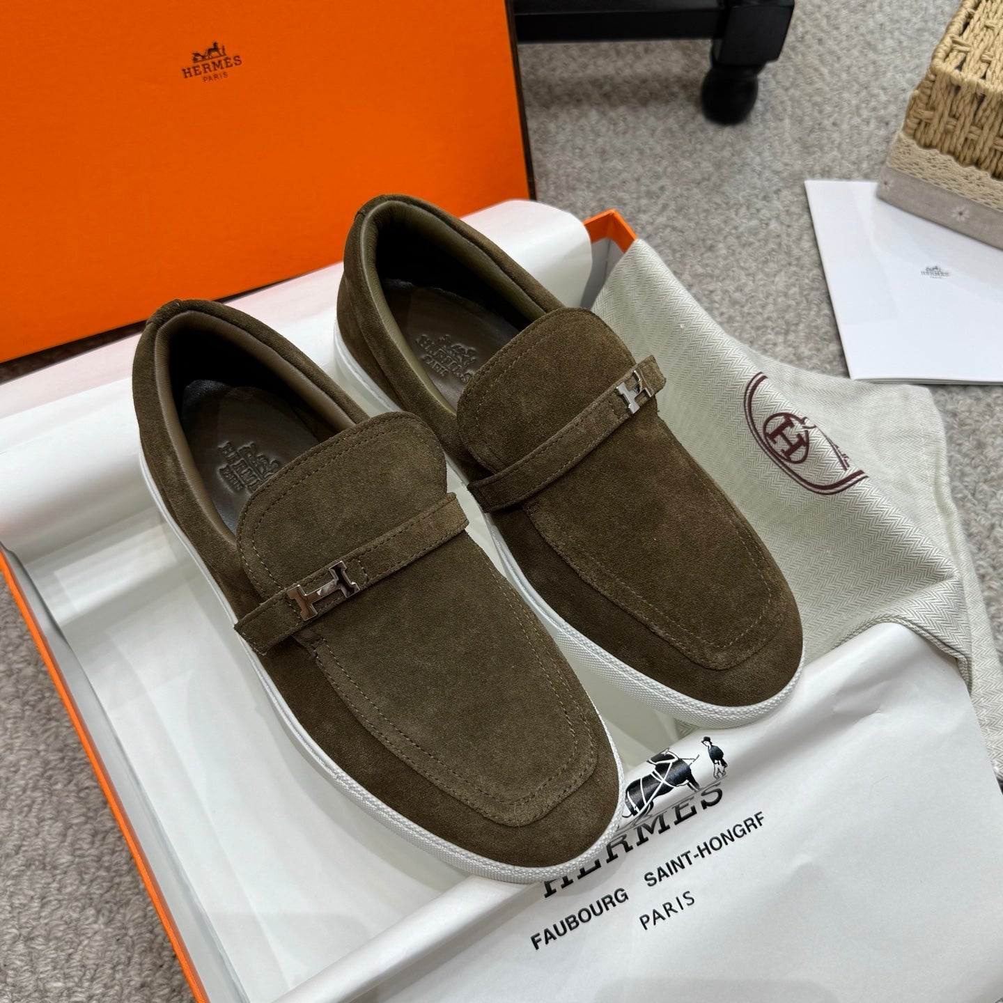 HM Job Loafers Dark Olive Green Suede 523220