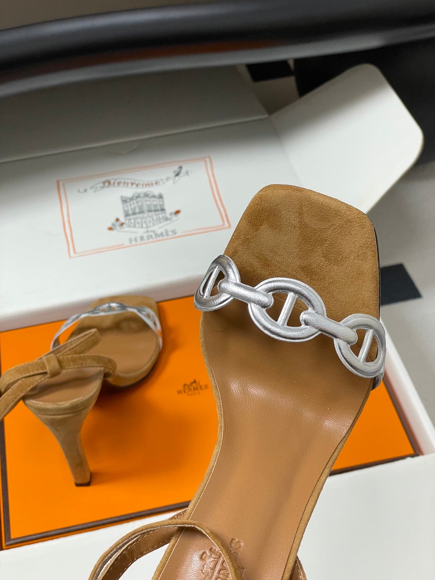 HM Luz Sandals 10.5 Brown Sheepskin Suede 593701