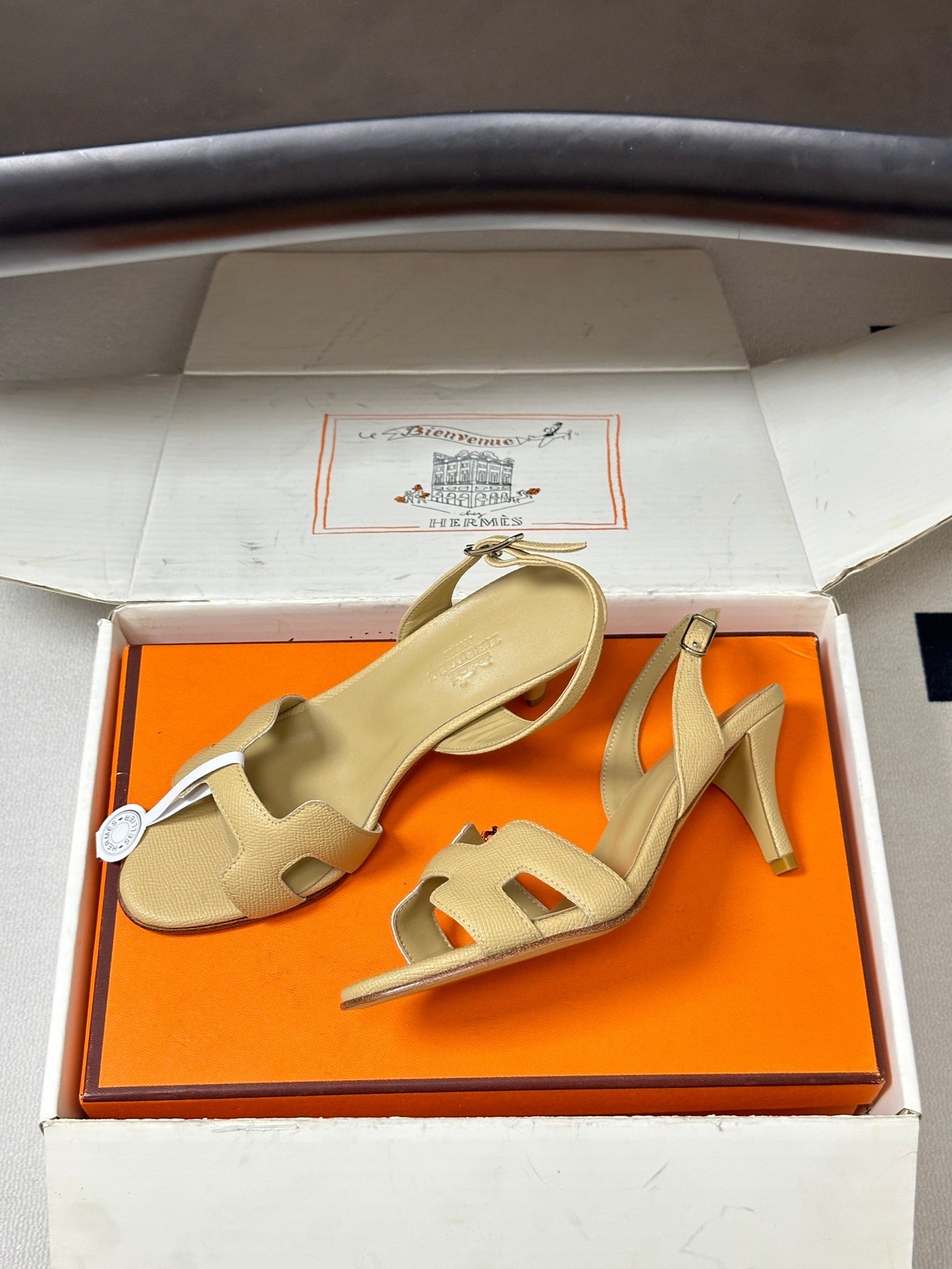 HM Holy Sandal Beige Cowhide 835005