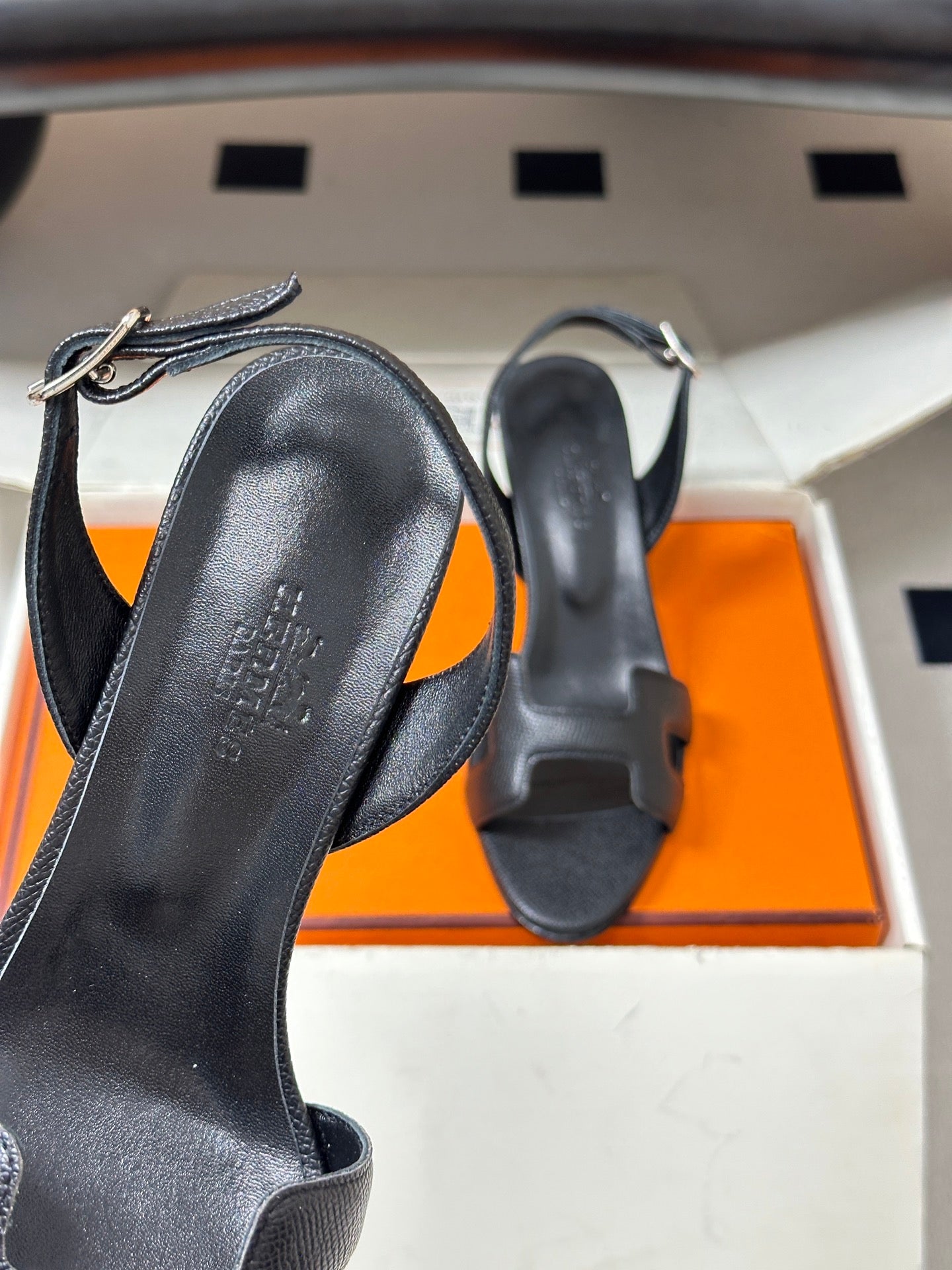 HM Holy Sandal Black Glossy Cowhide 835006