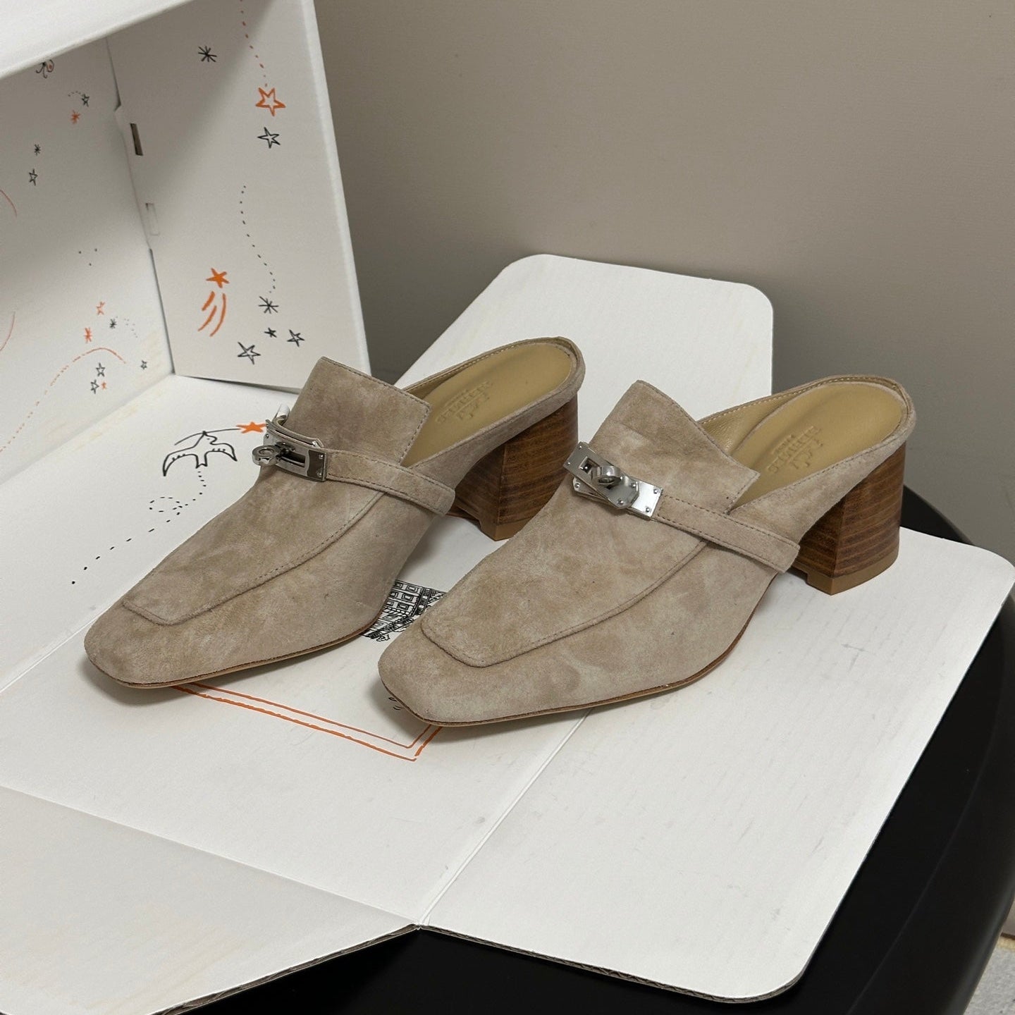 HM Blossom Mule 65mm Khaki Suede 902904
