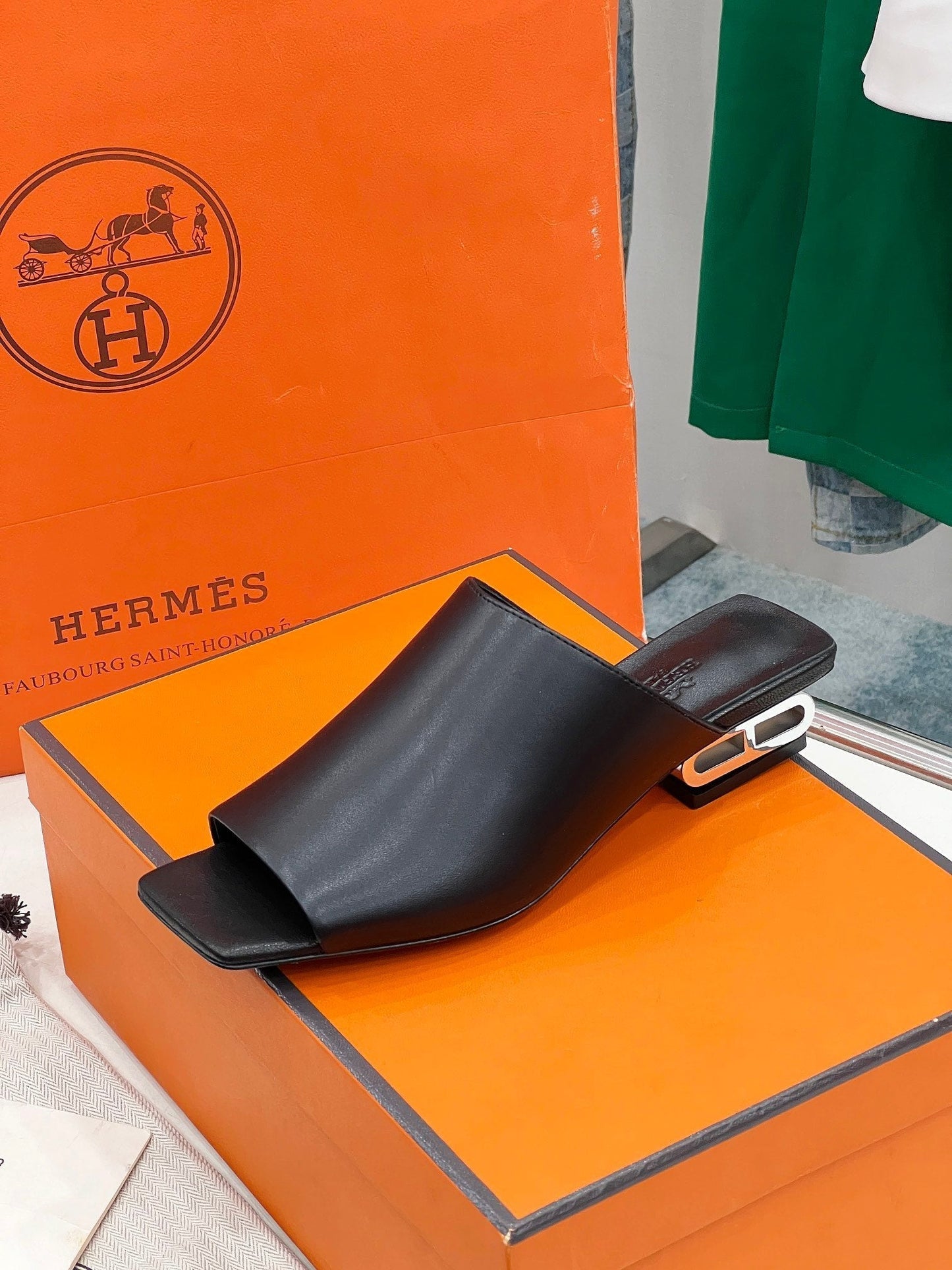 HM Idole Sandal In Black Calfskin