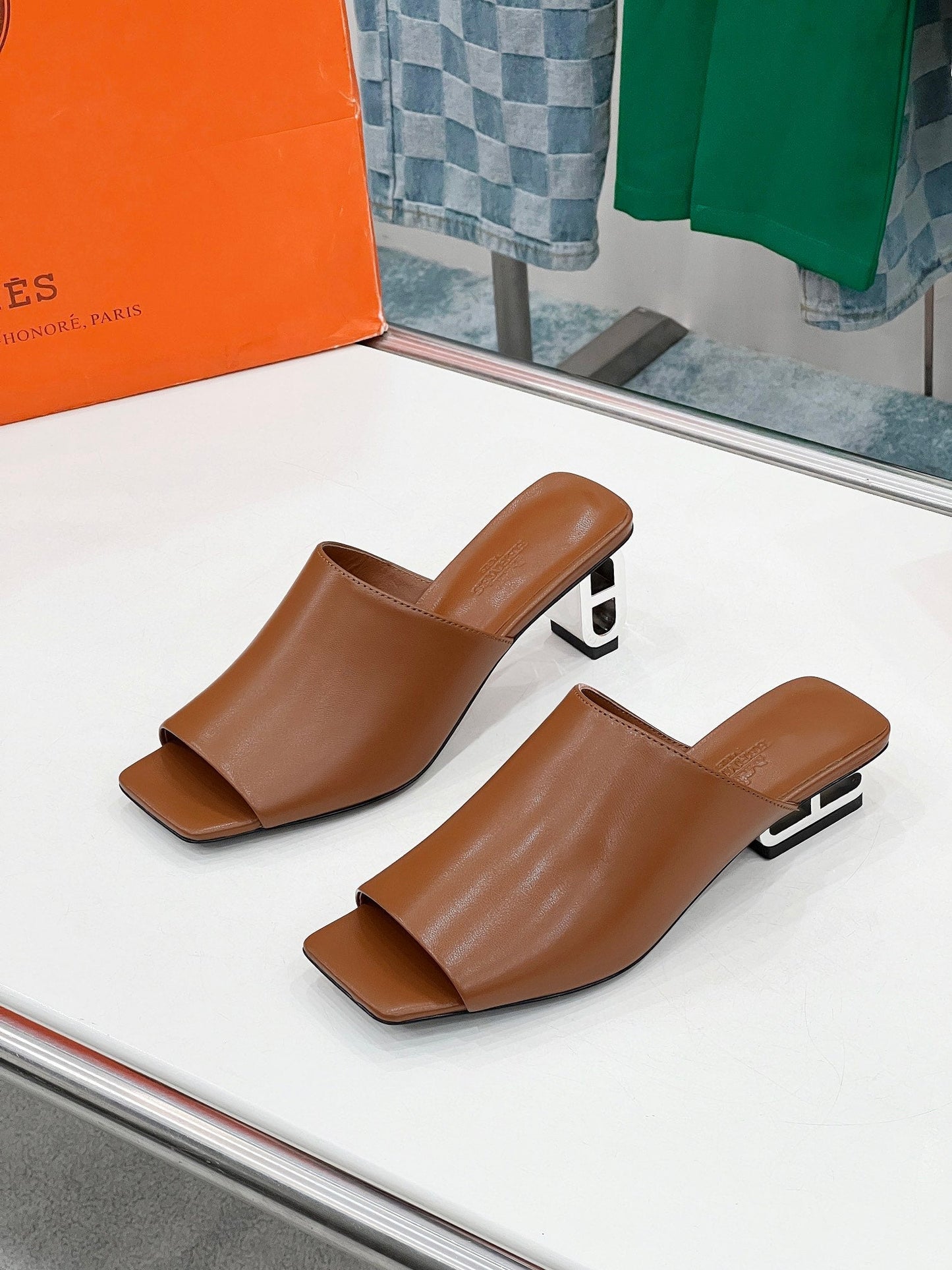 HM Idole Sandal In Bronze Brown Calfskin