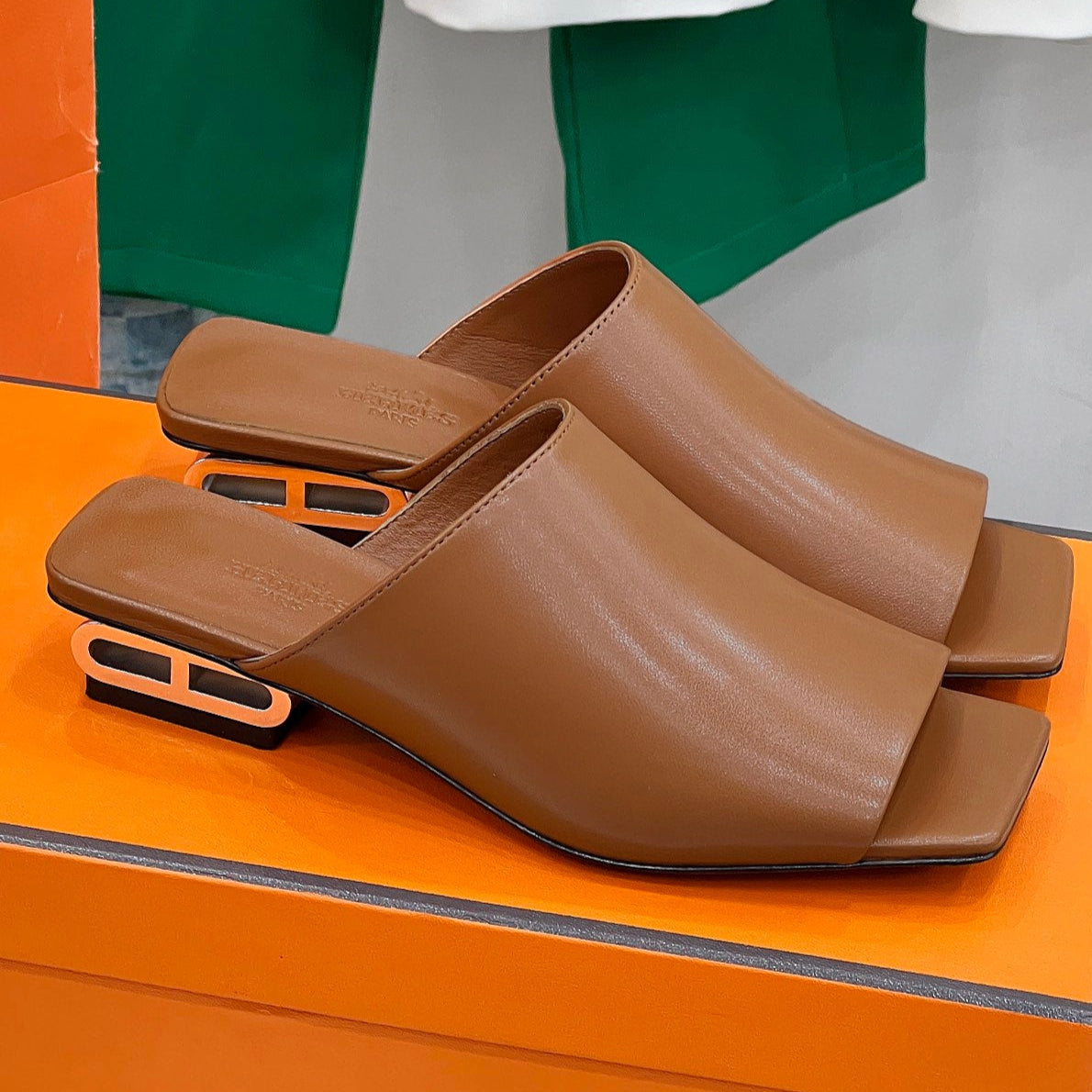 HM Idole Sandal In Bronze Brown Calfskin
