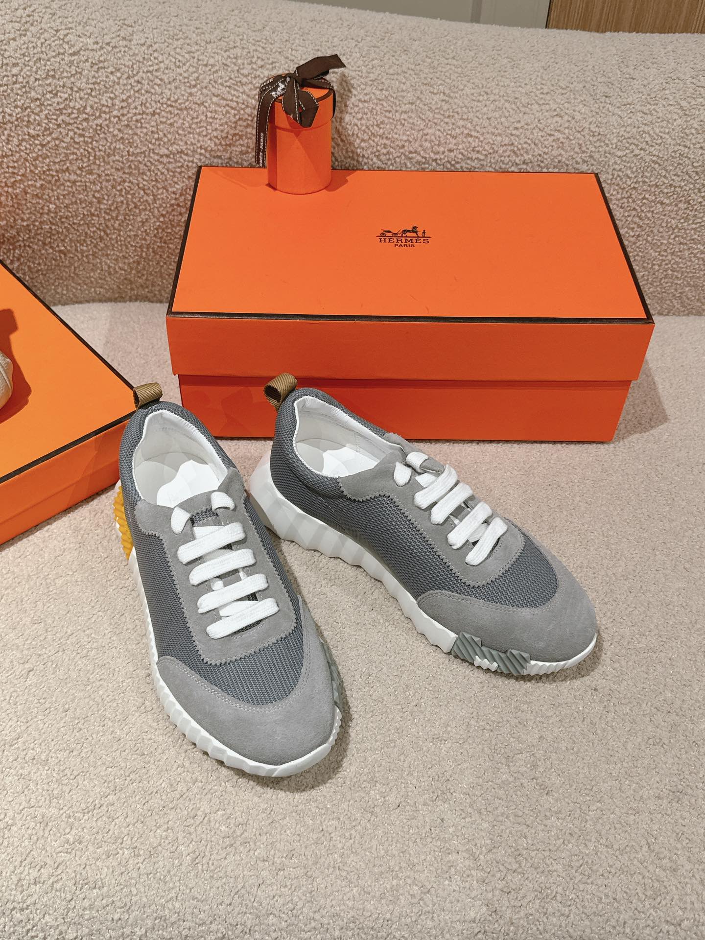 HM Mainland Sneaker In Ash Gray Suede And Shark Gray Breathable Mesh Fabric 959350