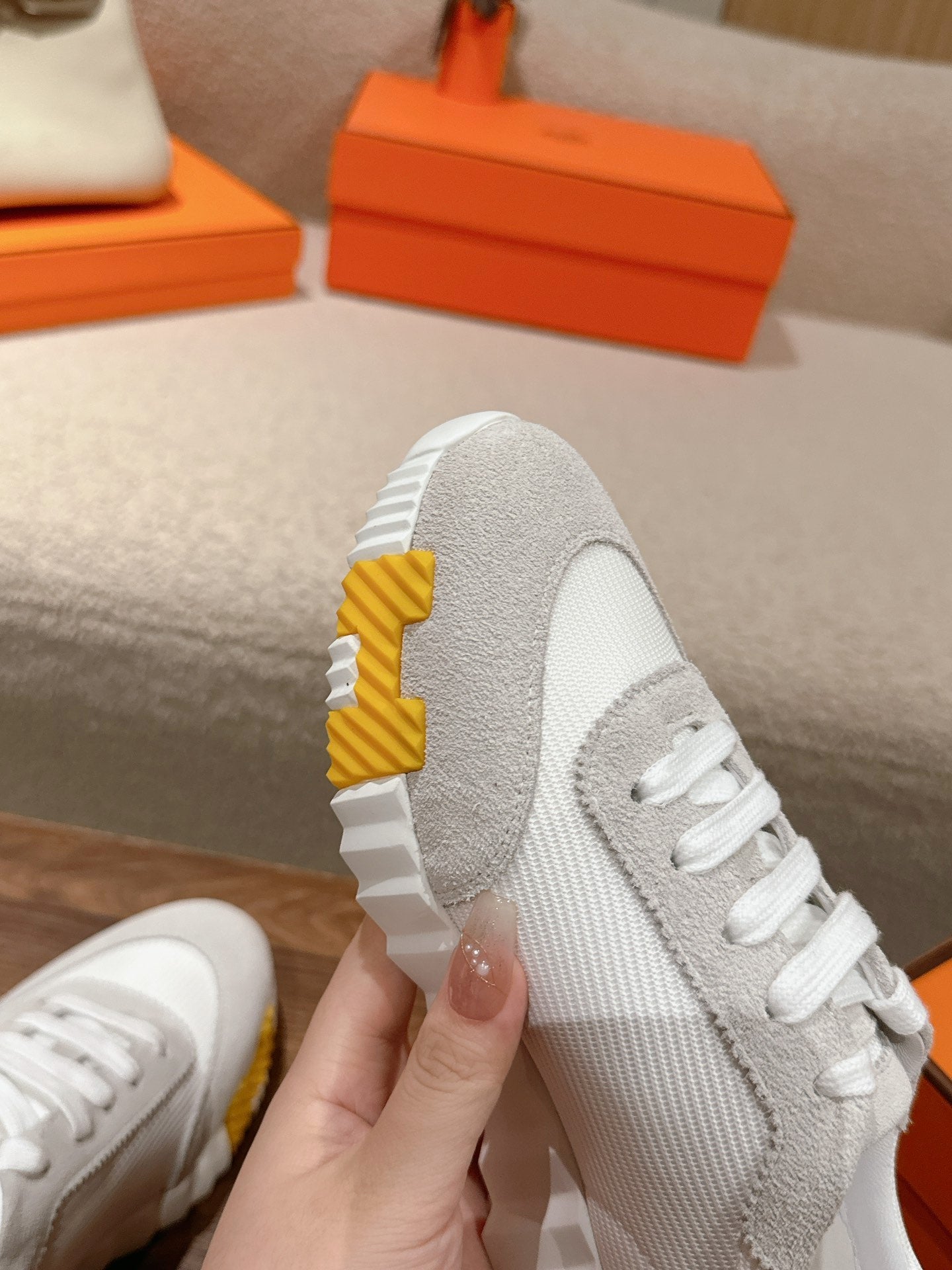 HM Mainland Sneaker In Pale Gray Suede And White Breathable Mesh Fabric 959352