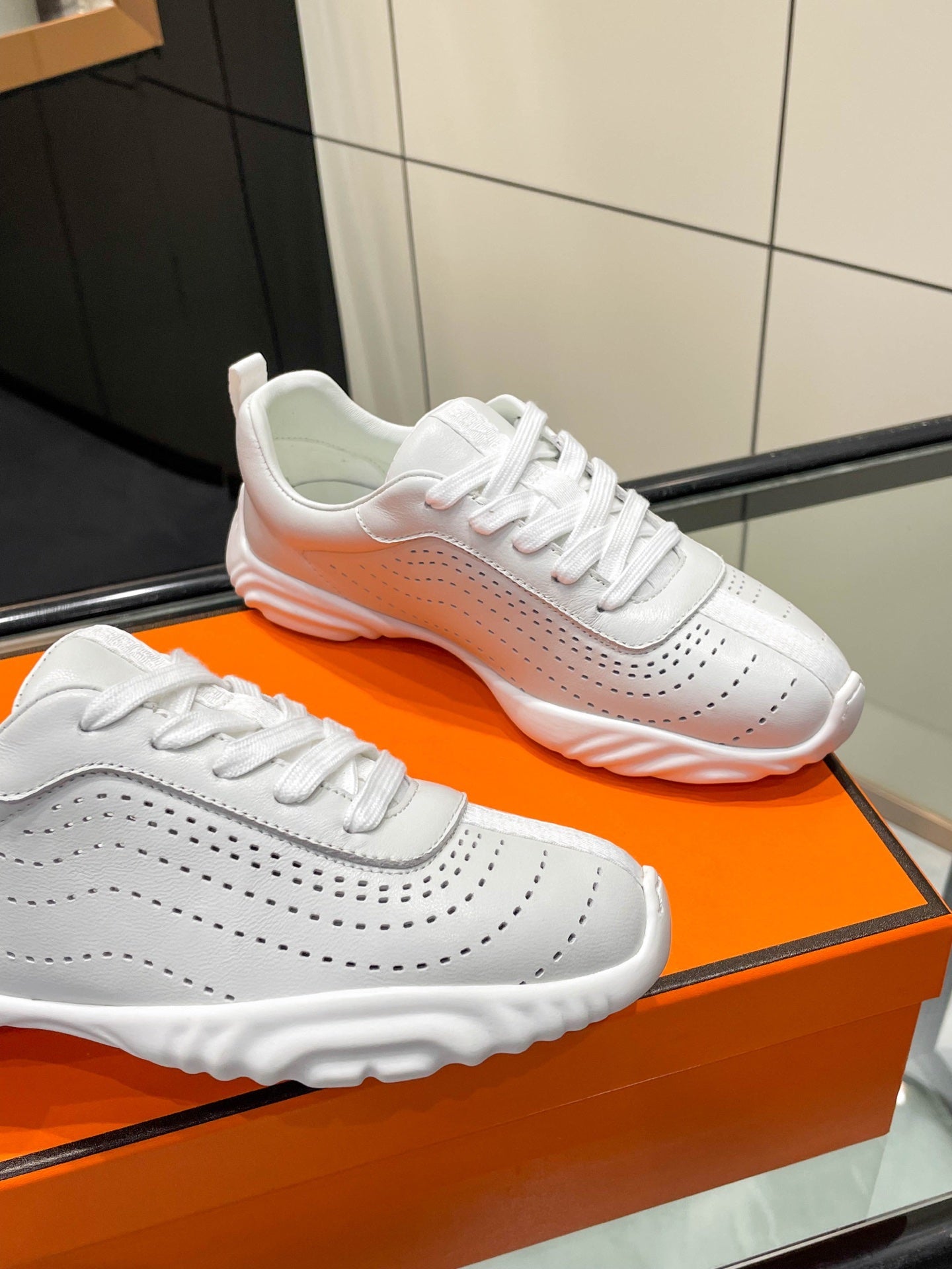 HM 26s Neon Sneaker White Sheepskin 846397