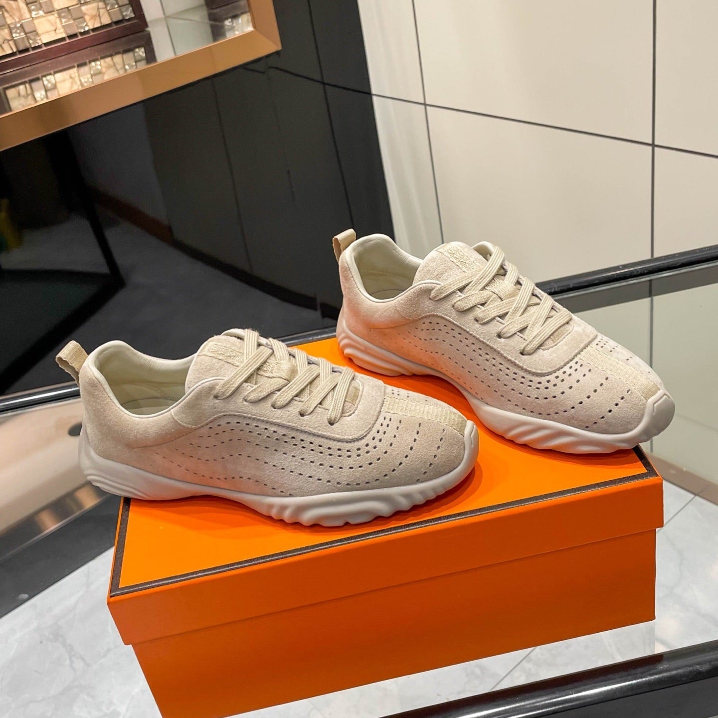 HM 26s Neon Sneaker Light Khaki Suede 846399