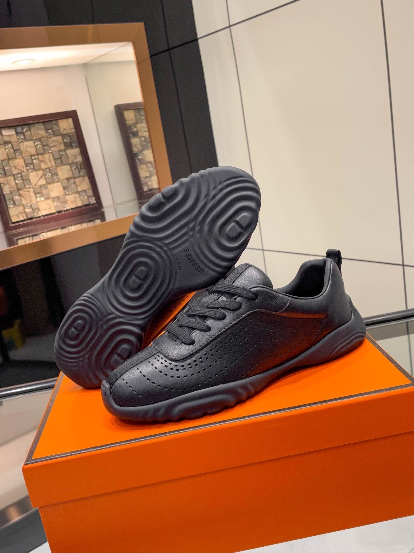 HM 26s Neon Sneaker Black Sheepskin 846402