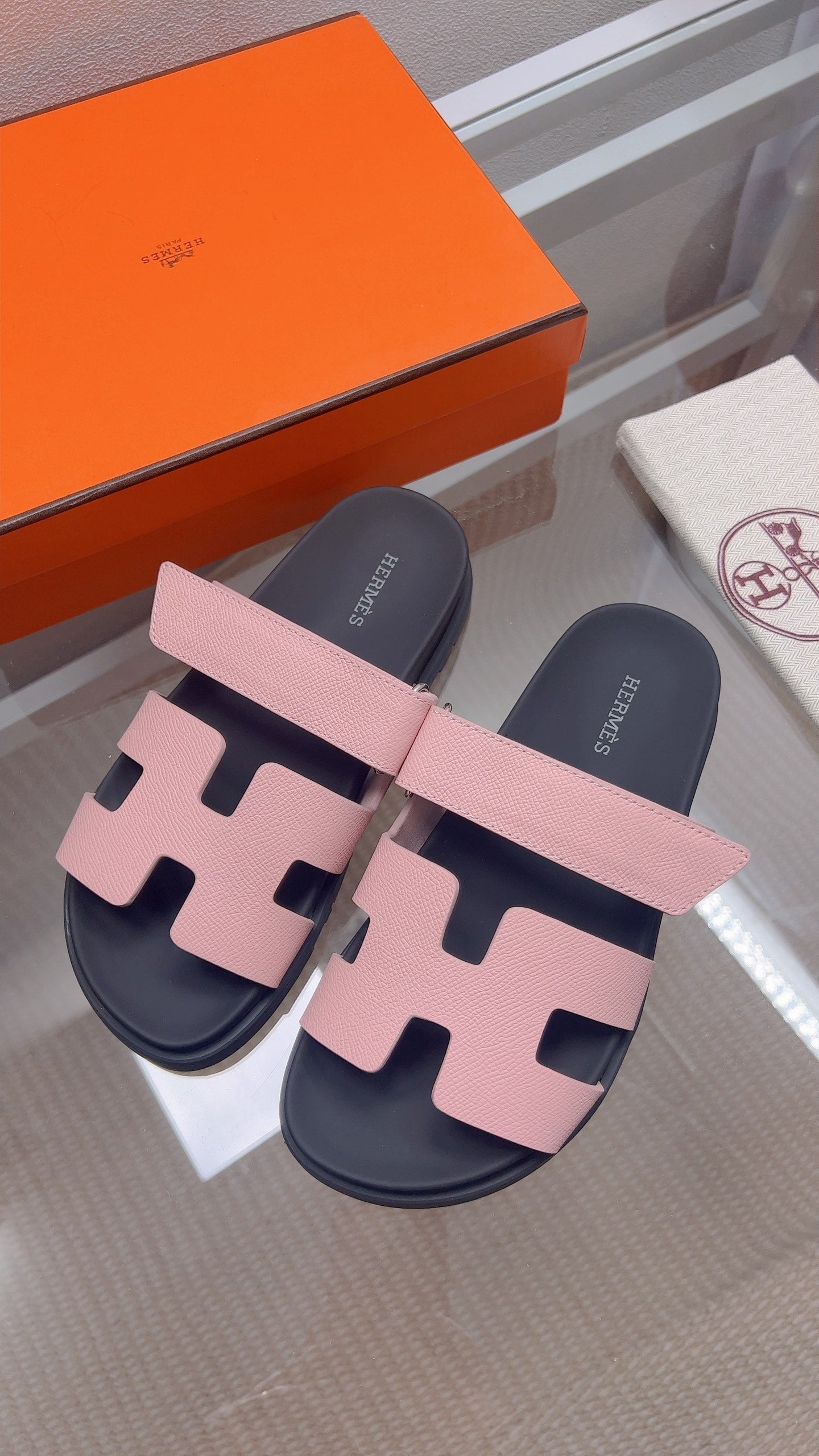 HM Chypre Sandal Sakura Pink Espom Leather 827510