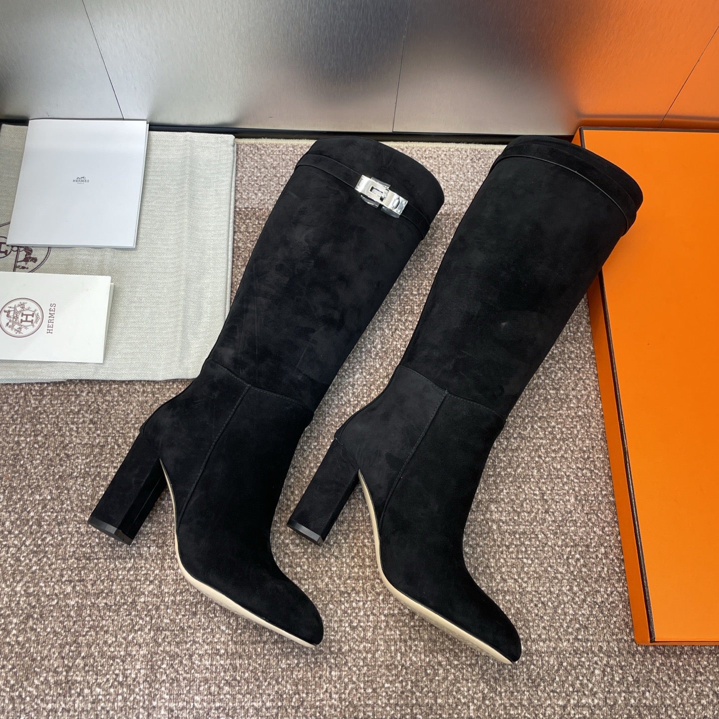 HM 25 Knee-High Boots Black Suede 508503