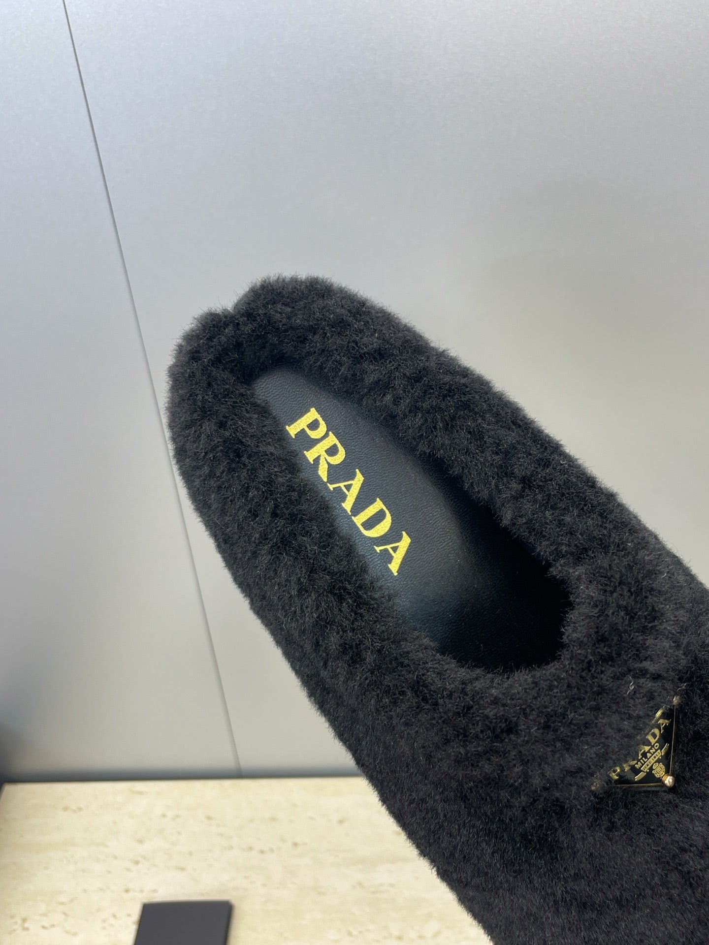 Prada 25s Slide Black Shearing 551884