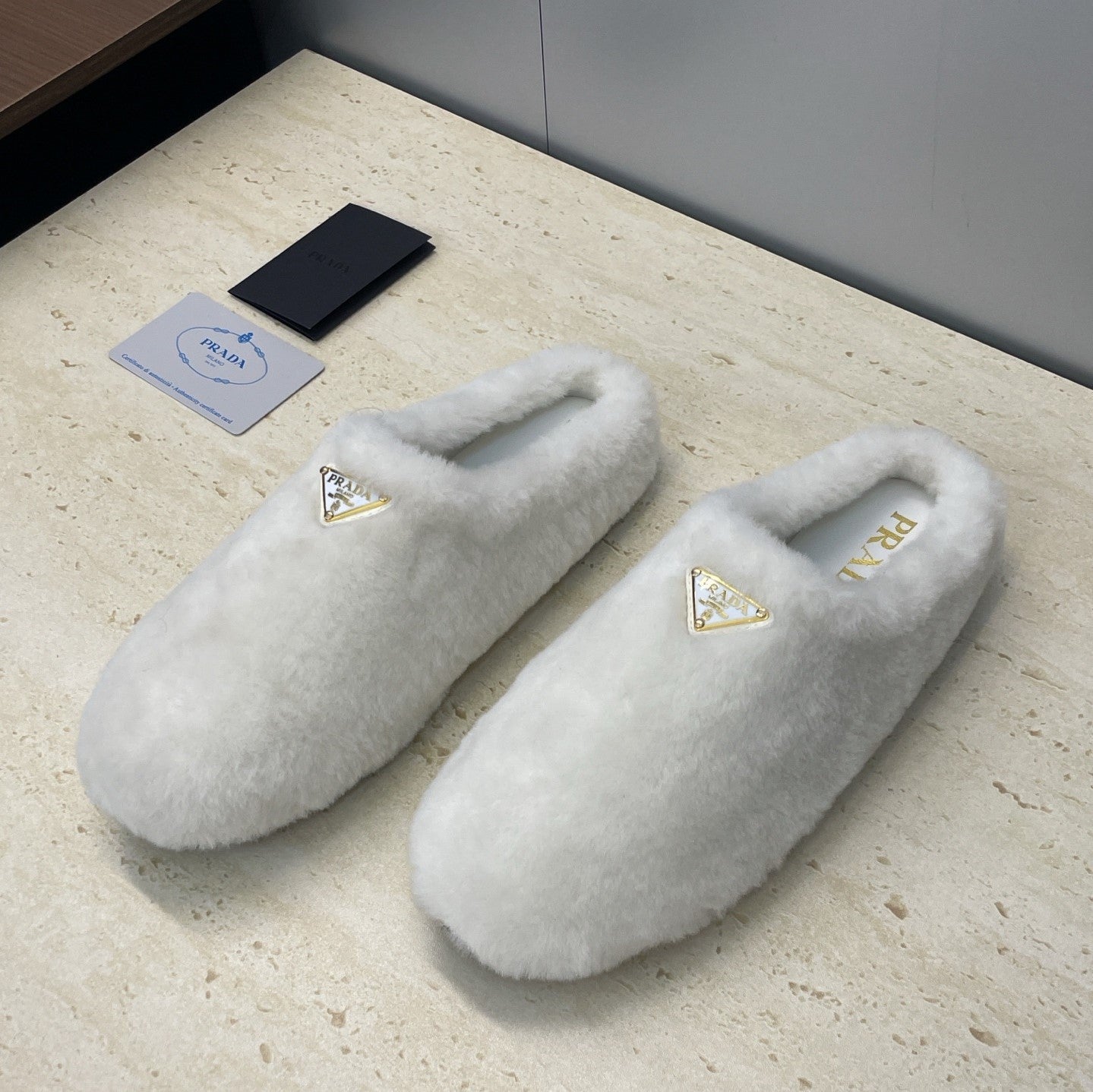 Prada 25s Slide White Shearing 551887