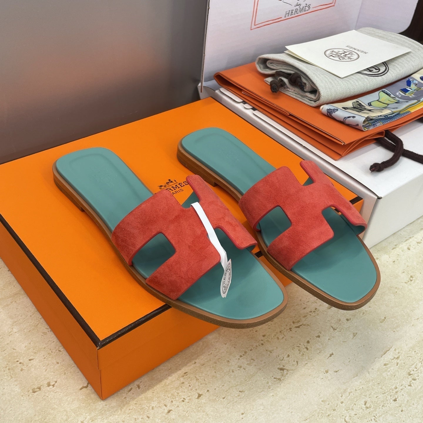 HM 26ss  Oran Sandals Turquoise Red Suede Cowhide 607206