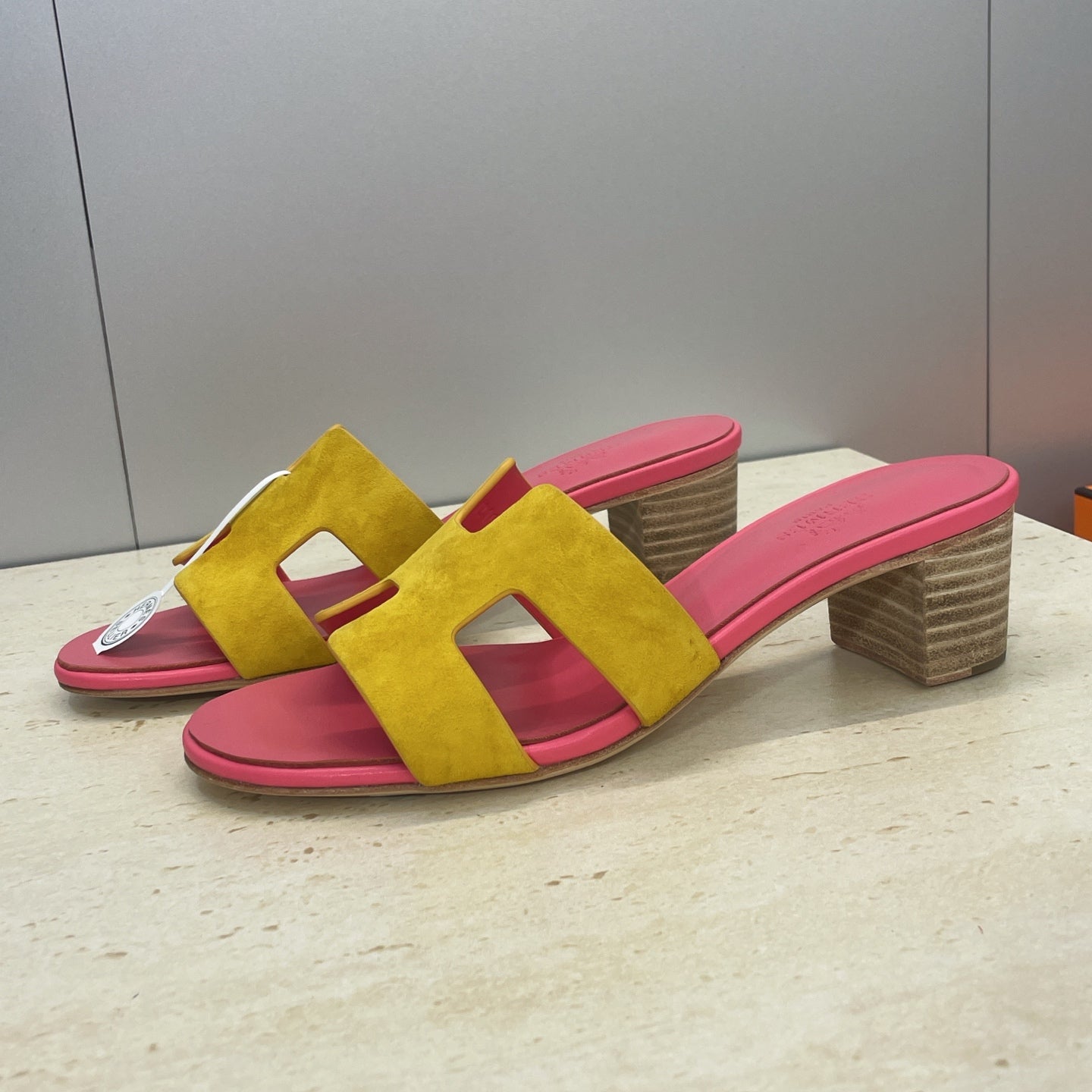 HM 26ss  Oran Sandals 45 Pink Yellow Suede Cowhide 607218