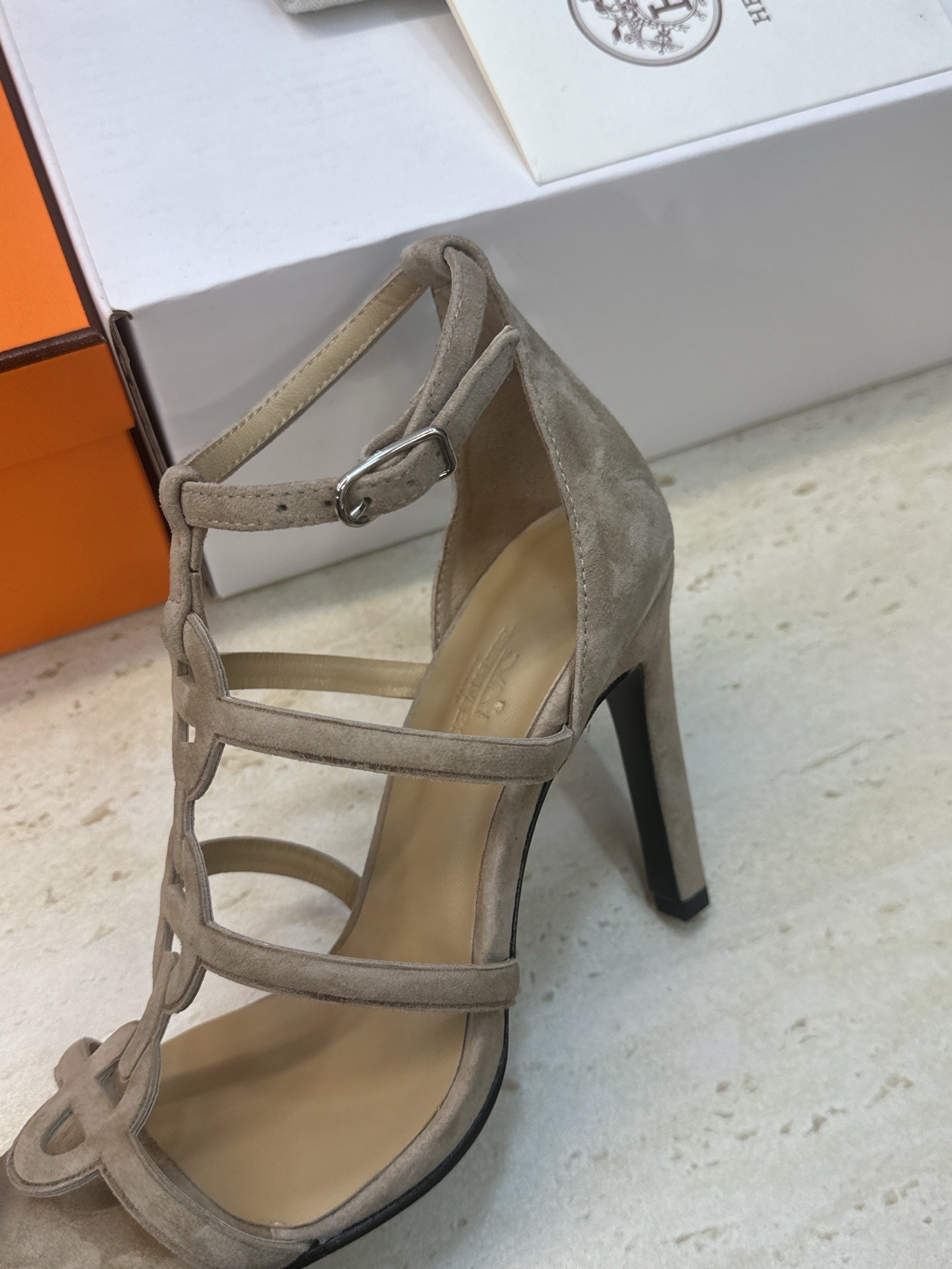HM 26ss High Heels Sandals 95 Beige Suede 633224