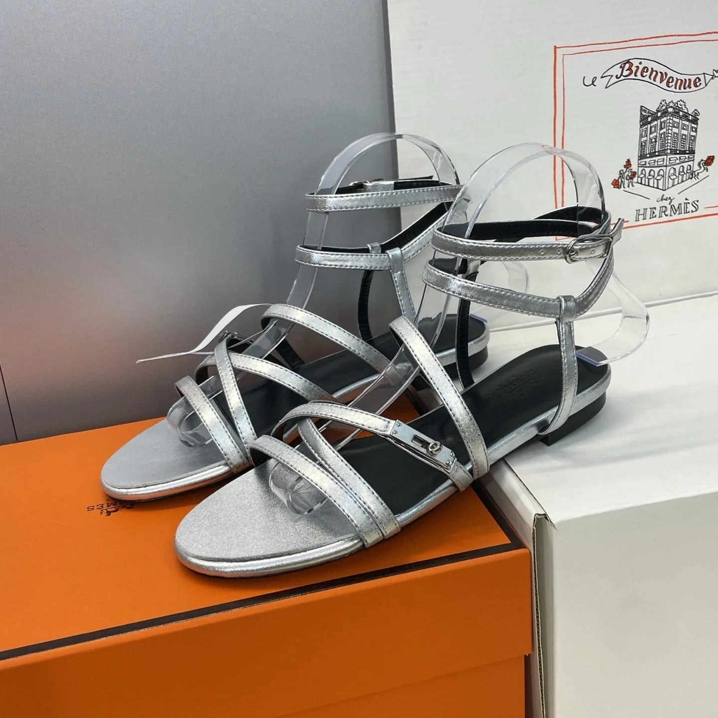 HM 26ss Kelly Sliver Buckle Sandals Sliver Calfskin 607163