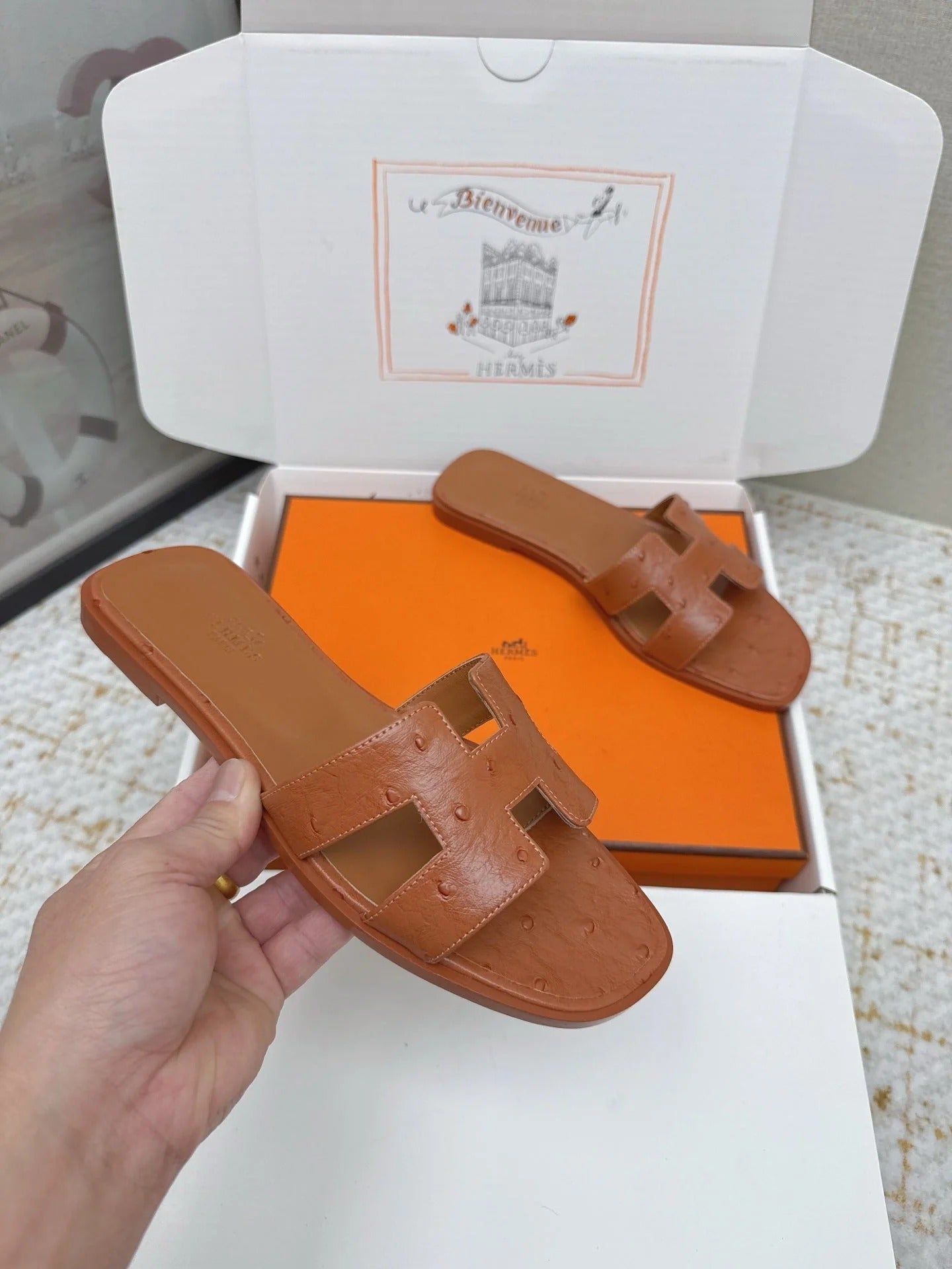 HM 26ss Oran Sandals Brown Ostrich Leather 625092