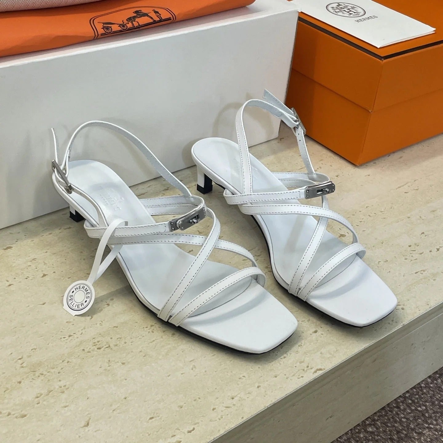 HM 26ss Kelly Sliver Buckle Sandals 40 White Calfskin 607167