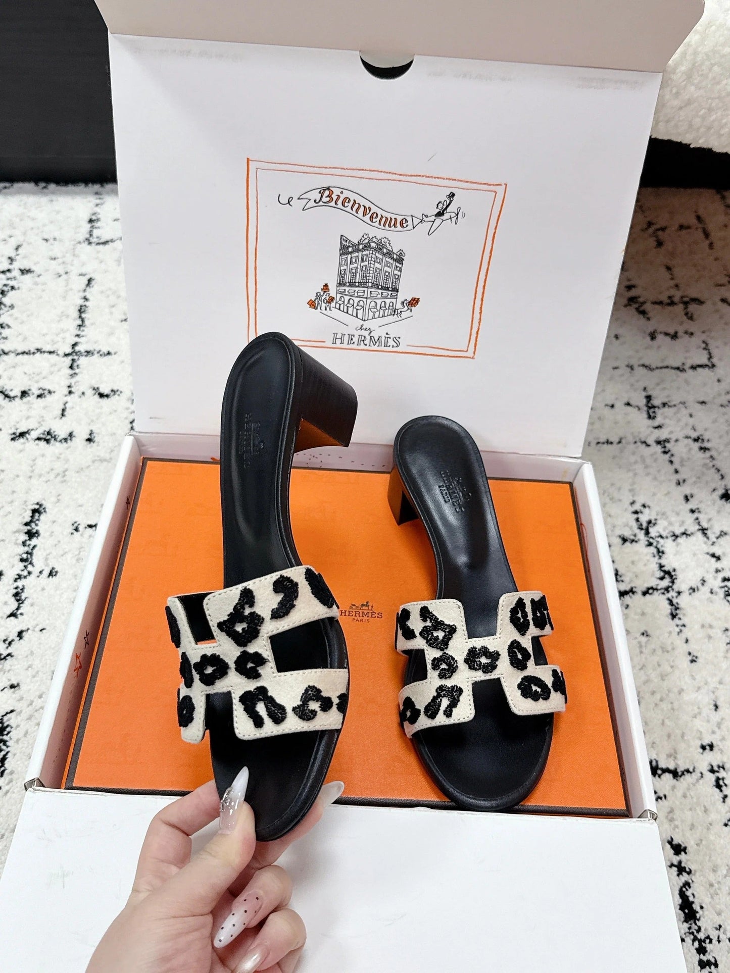 HM 26ss High-Heeled Sandals 50 Black Ivory Suede Cowhide 617226