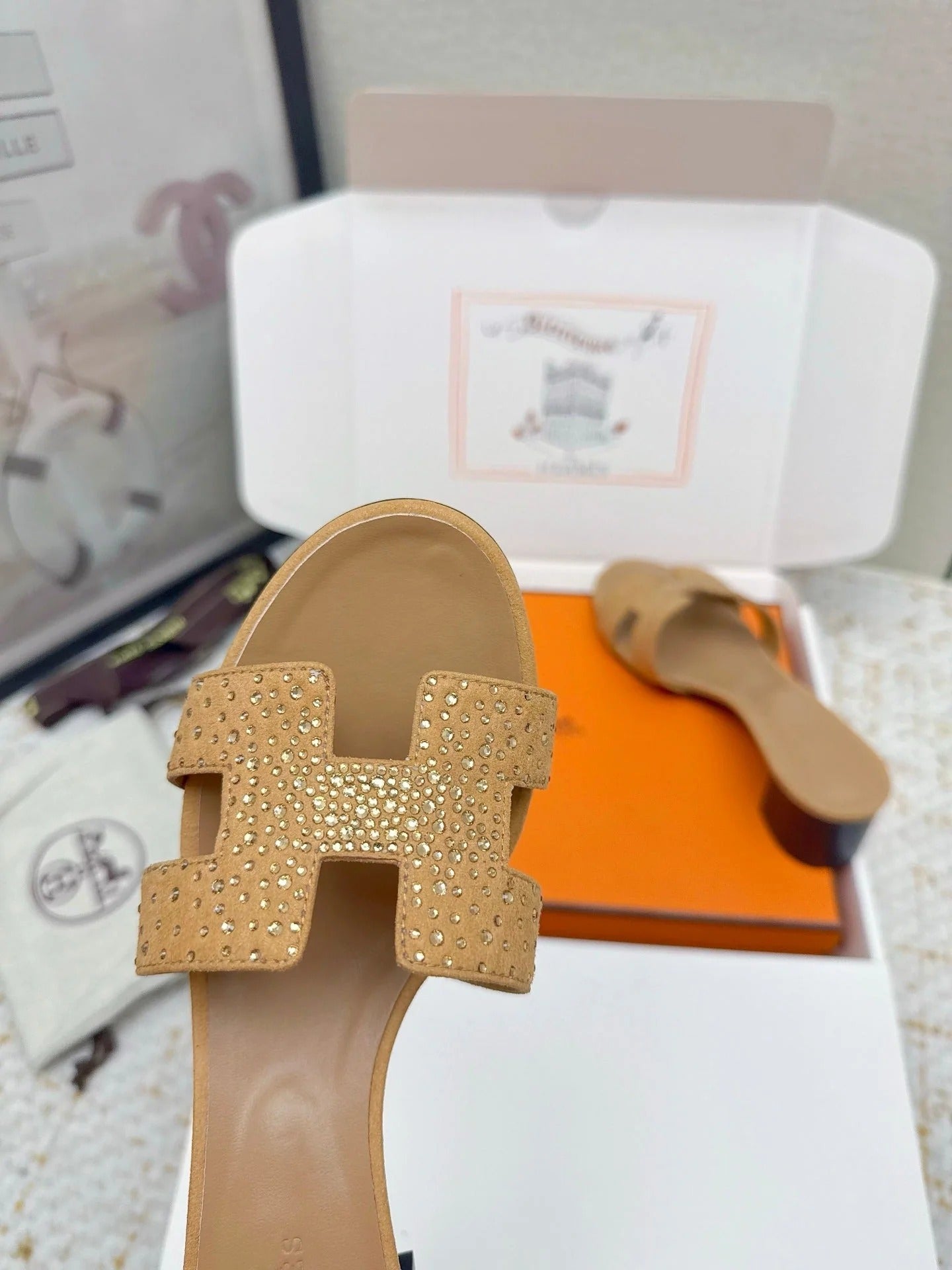 HM 26ss Oran Sandals 50 Light Caramel Beige Crystal Suede Cowhide 625257