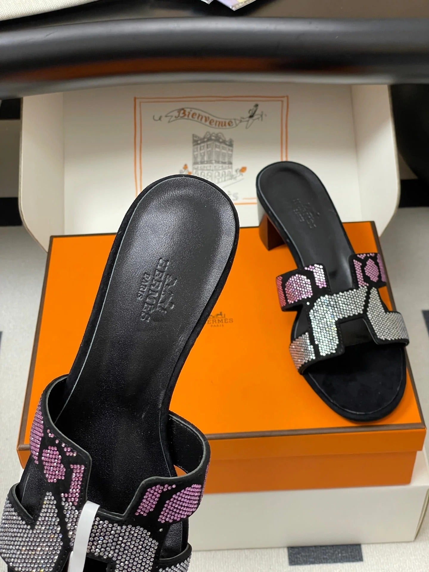HM 25S ORAN HIGH‑HEEL SANDAL 50 MM IN BLACK LAMBSKIN WITH WHITE MIX PINK STONE DETAILS