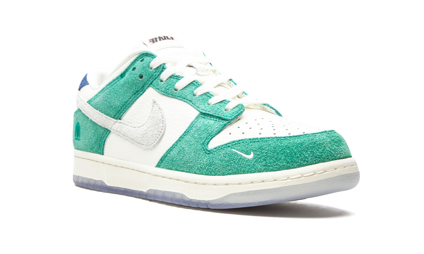 Dunk Low / Kasina "Road Sign" CZ6501 101