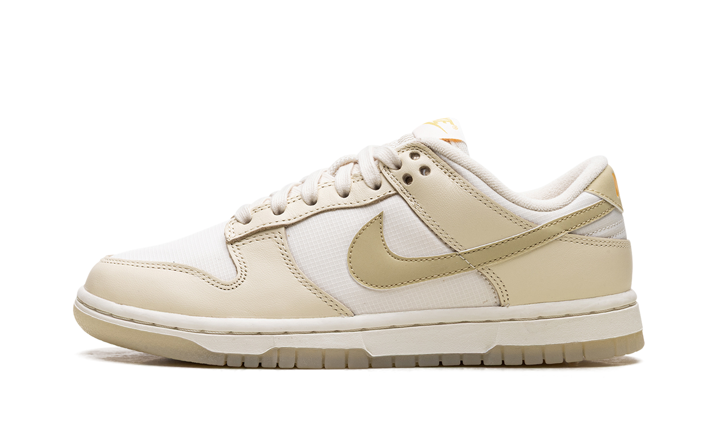 Dunk Low WMNS "Team Gold" FZ2552 100