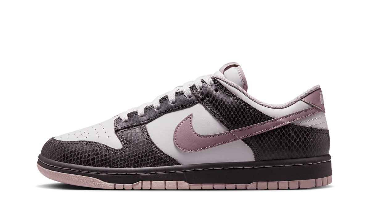 Dunk Low SE "Medium Ash Violet Snakeskin" HV6932 299